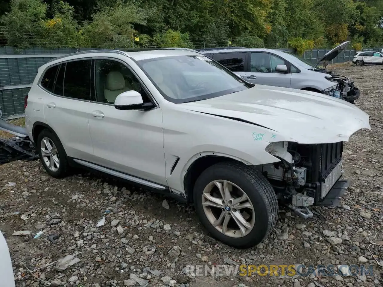 4 Photograph of a damaged car 5UXTY5C0XM9E70795 BMW X3 2021
