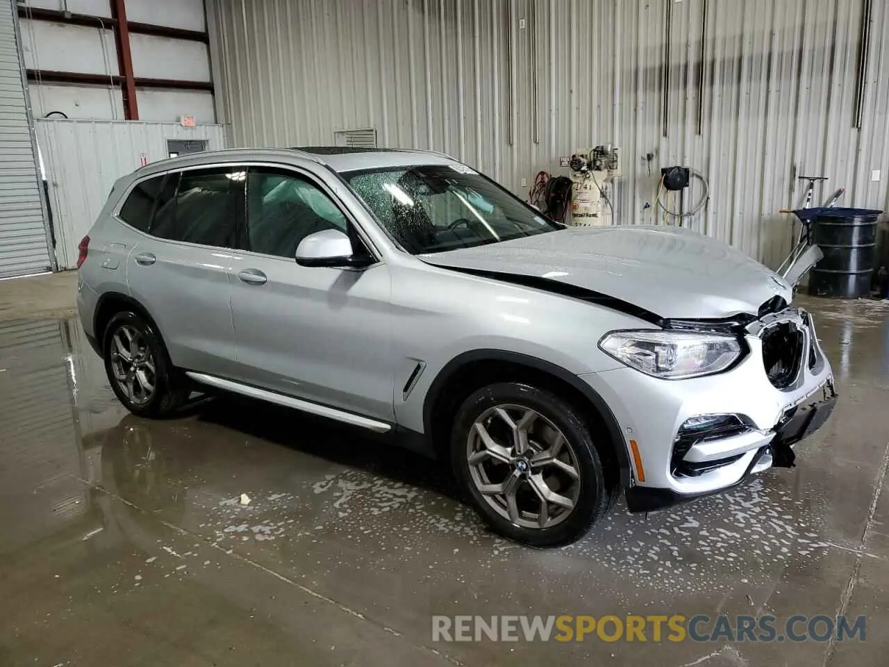 4 Photograph of a damaged car 5UXTY5C0XM9E72644 BMW X3 2021