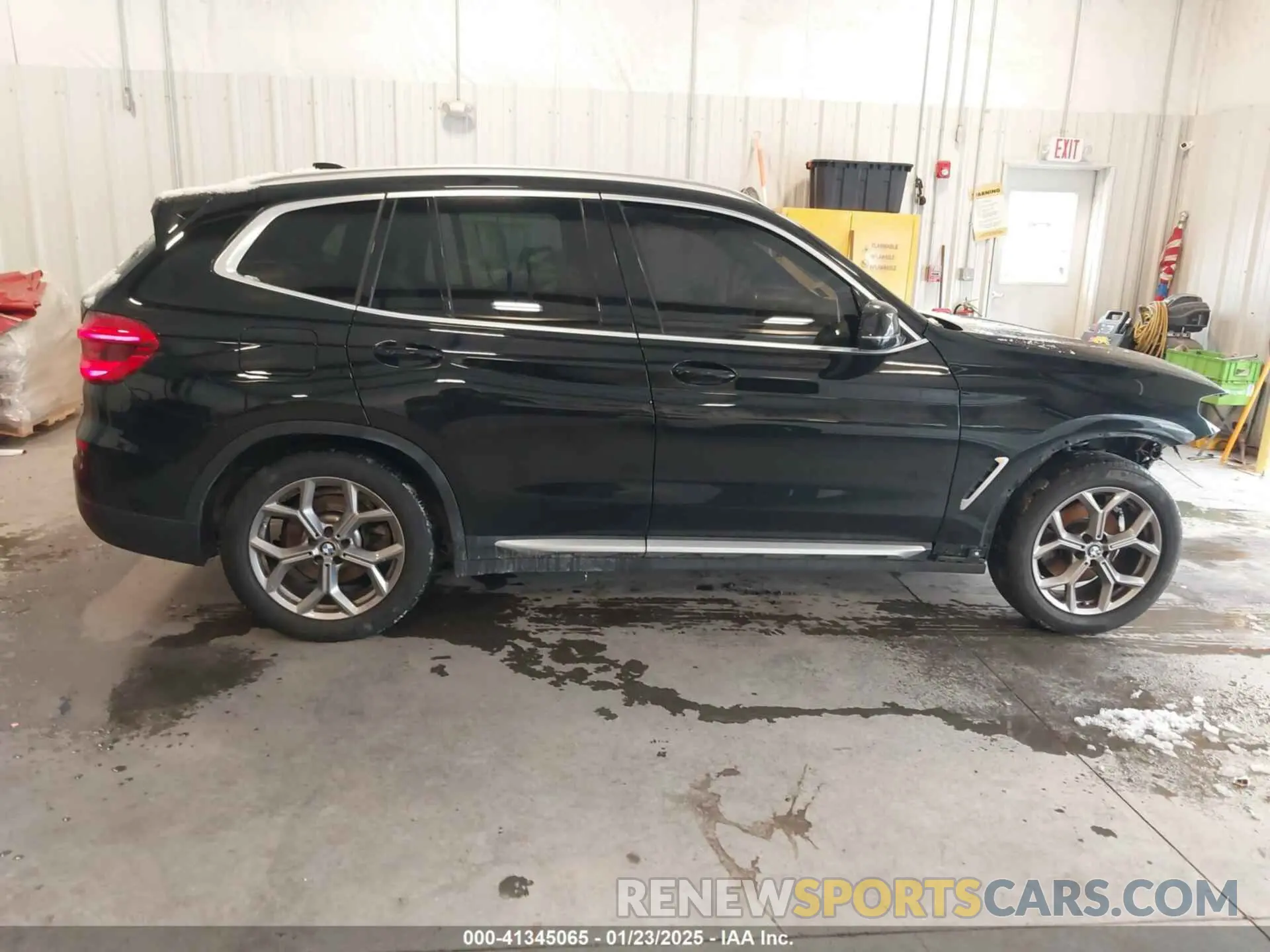 13 Photograph of a damaged car 5UXTY5C0XM9F11572 BMW X3 2021