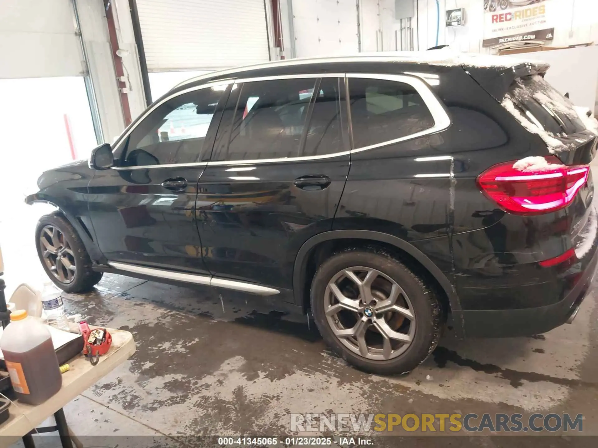 14 Photograph of a damaged car 5UXTY5C0XM9F11572 BMW X3 2021