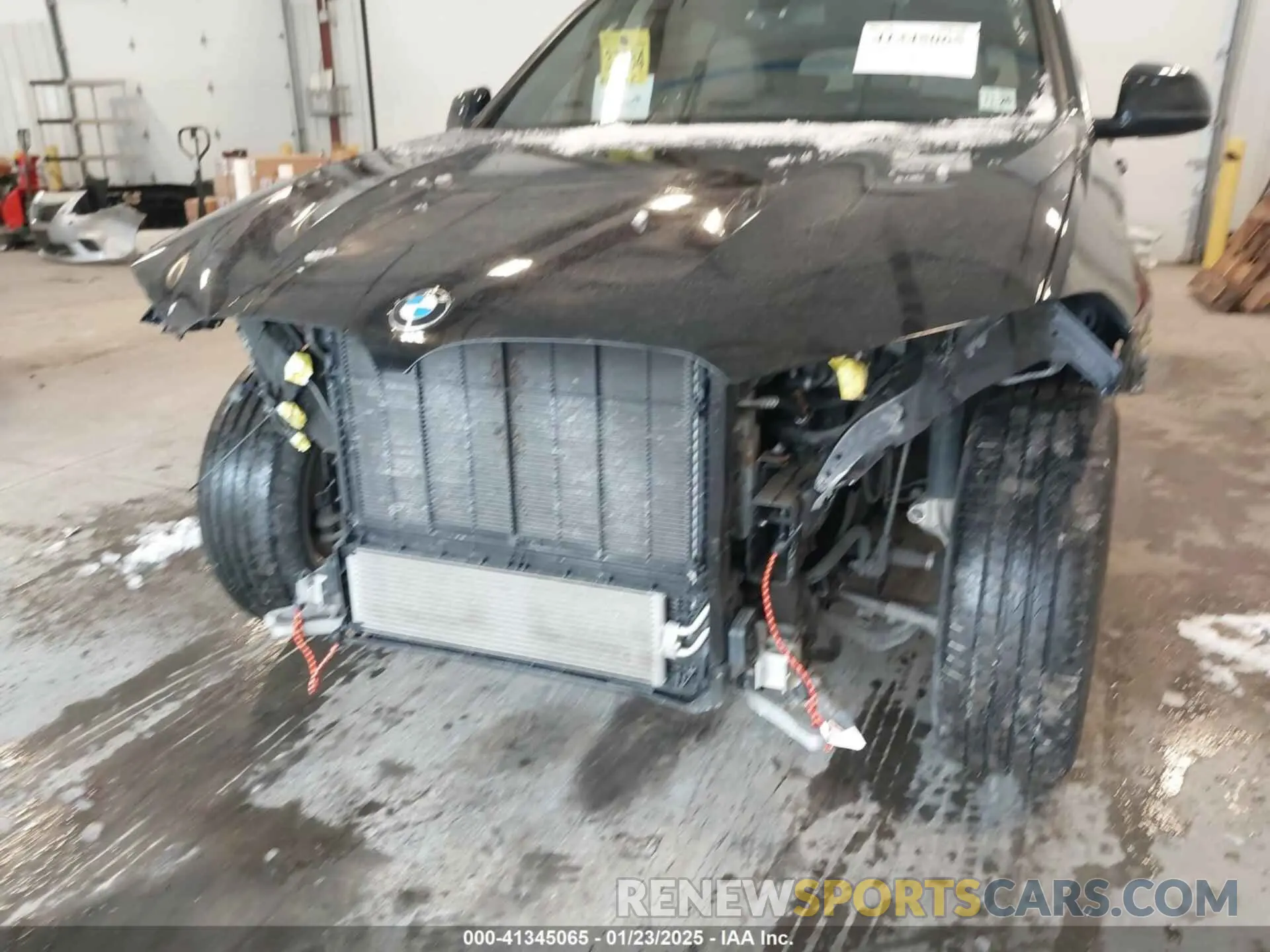 6 Photograph of a damaged car 5UXTY5C0XM9F11572 BMW X3 2021