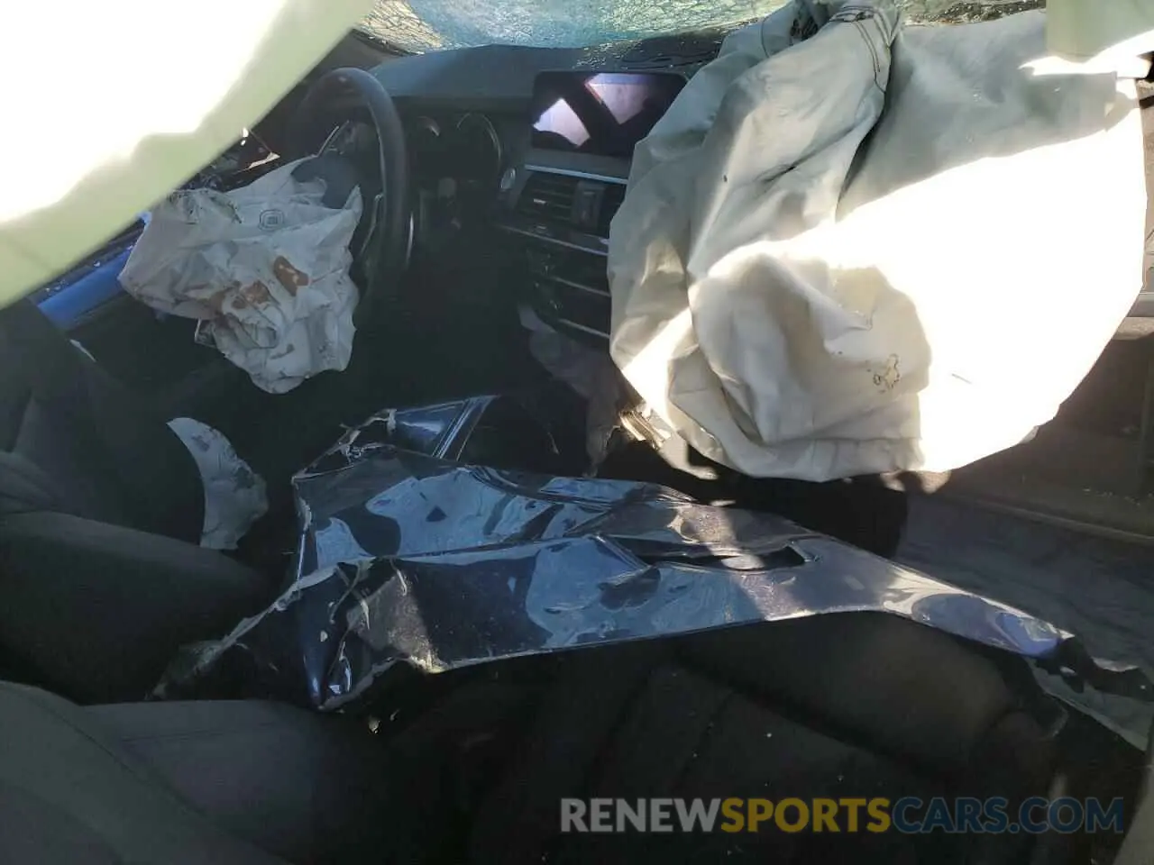 8 Photograph of a damaged car 5UXTY5C0XM9F95652 BMW X3 2021