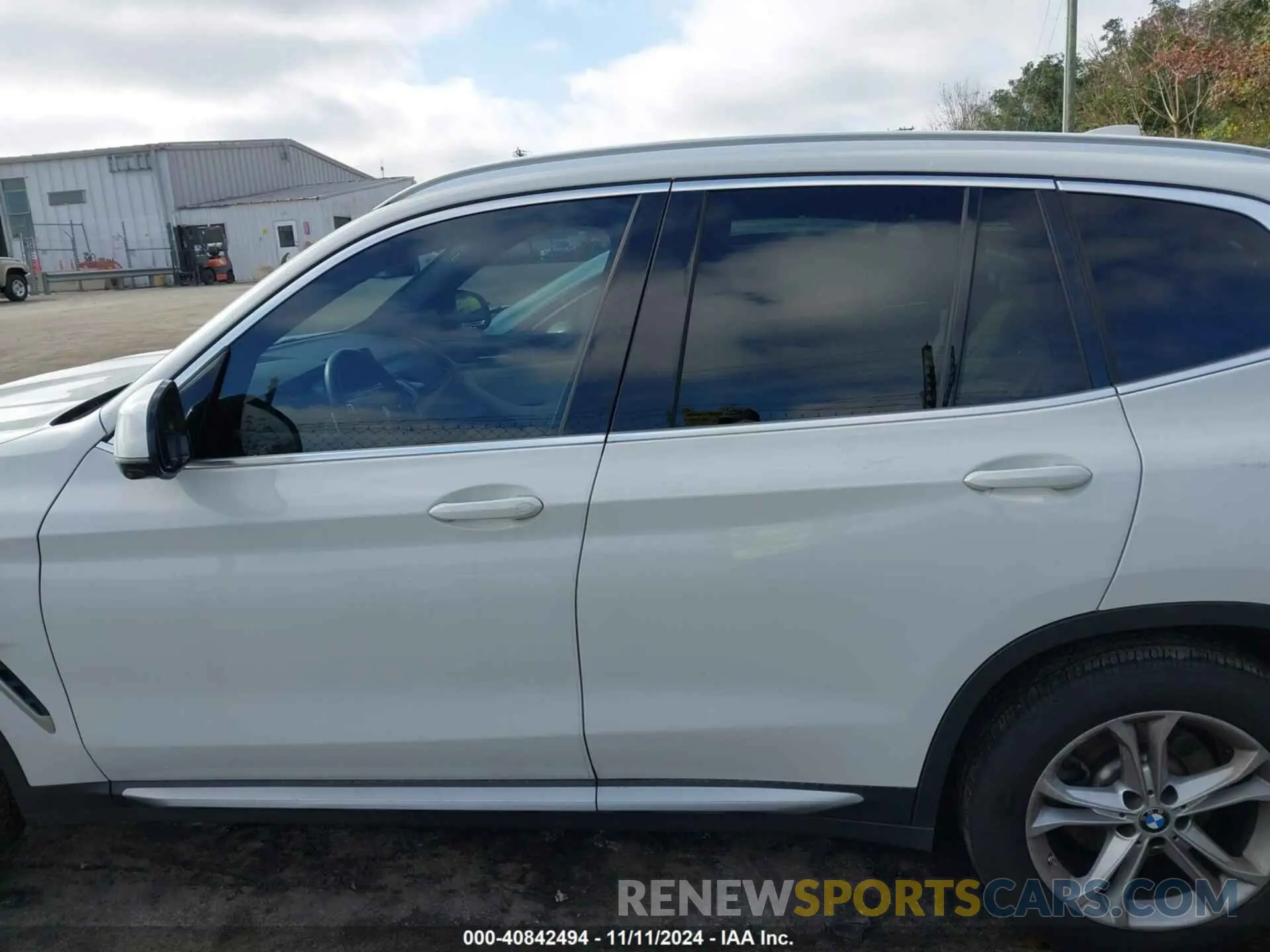 14 Photograph of a damaged car 5UXTY5C0XM9G14684 BMW X3 2021