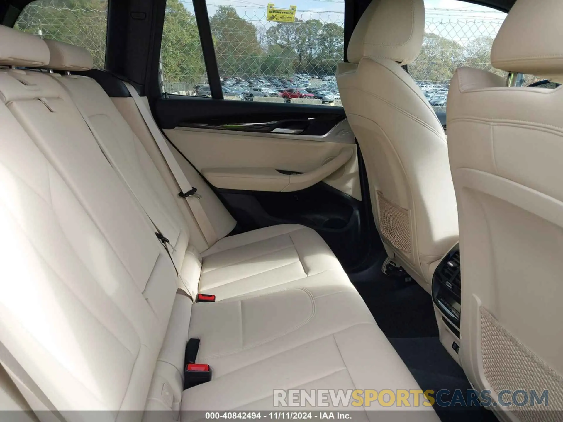8 Photograph of a damaged car 5UXTY5C0XM9G14684 BMW X3 2021