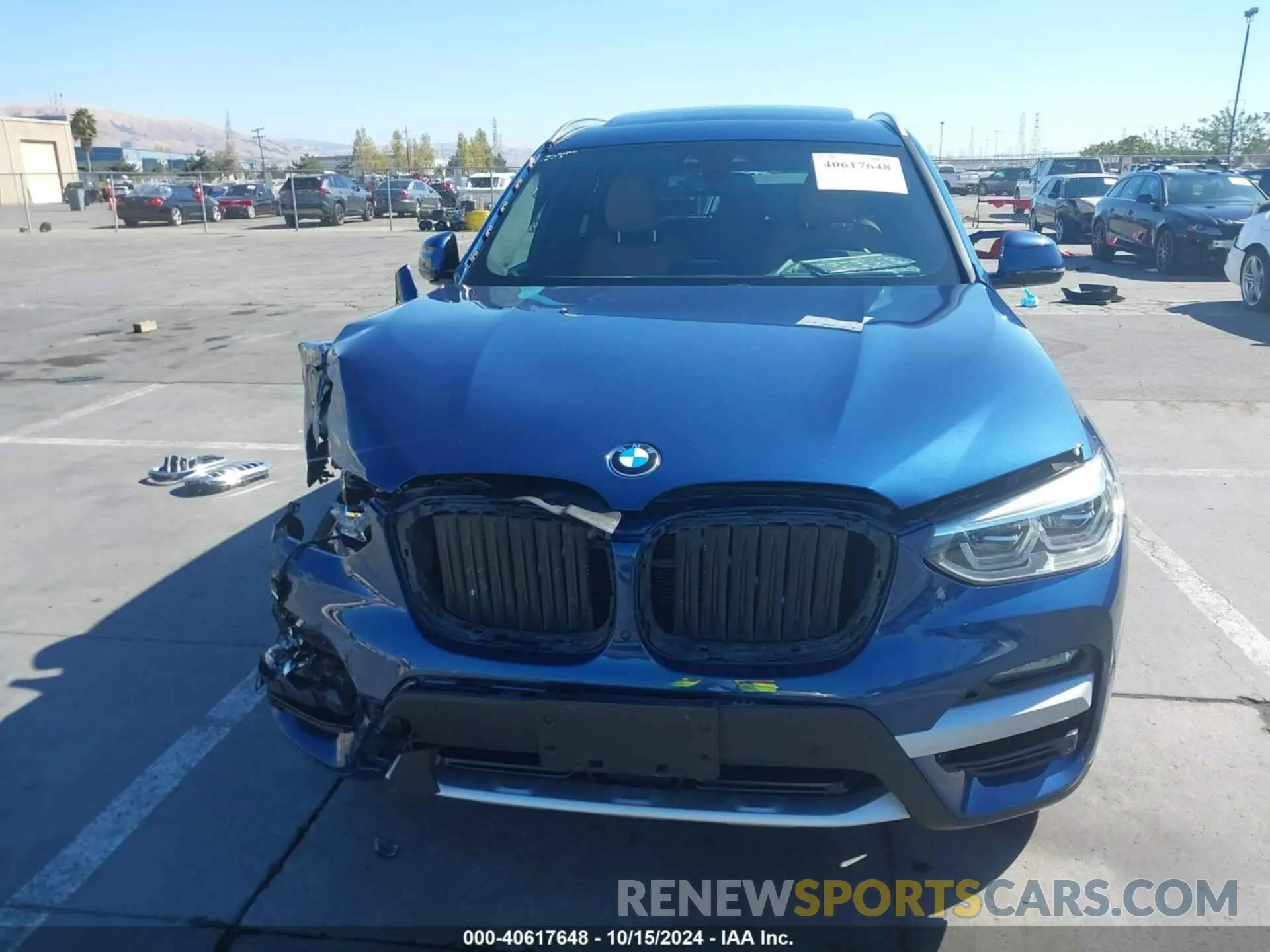 18 Photograph of a damaged car 5UXTY5C0XM9G20050 BMW X3 2021