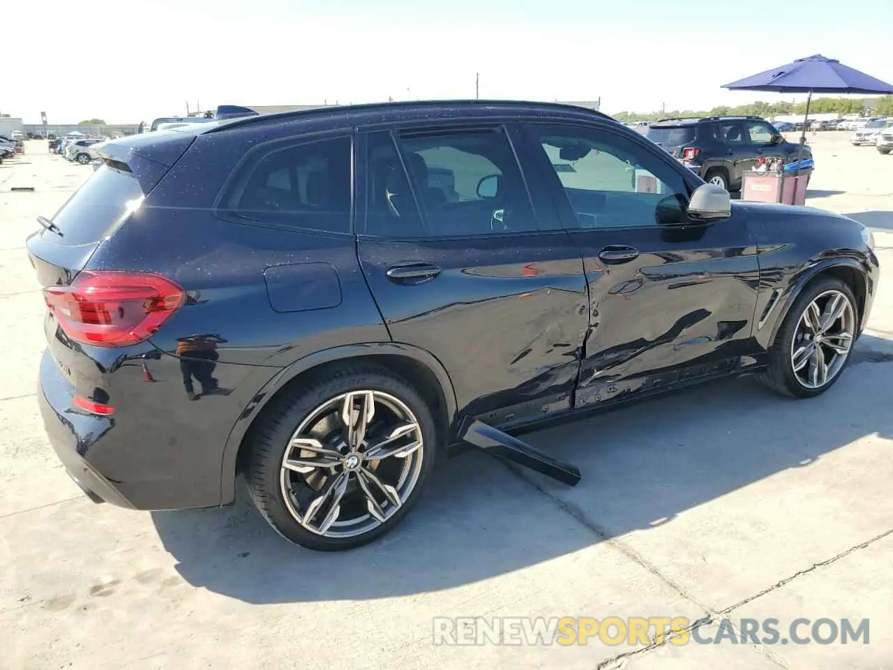 3 Photograph of a damaged car 5UXTY9C00M9F94212 BMW X3 2021