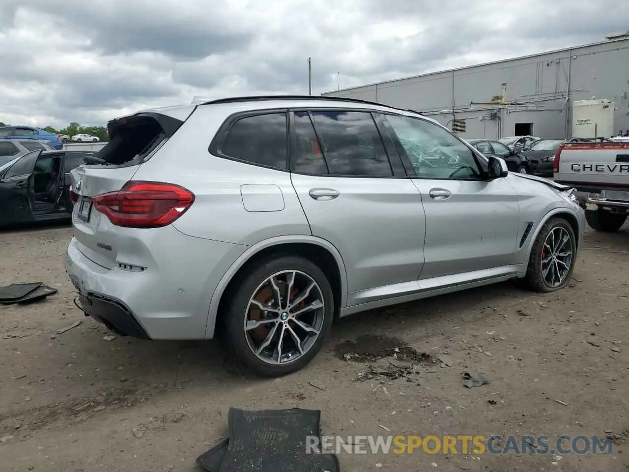 3 Photograph of a damaged car 5UXTY9C00M9H80428 BMW X3 2021
