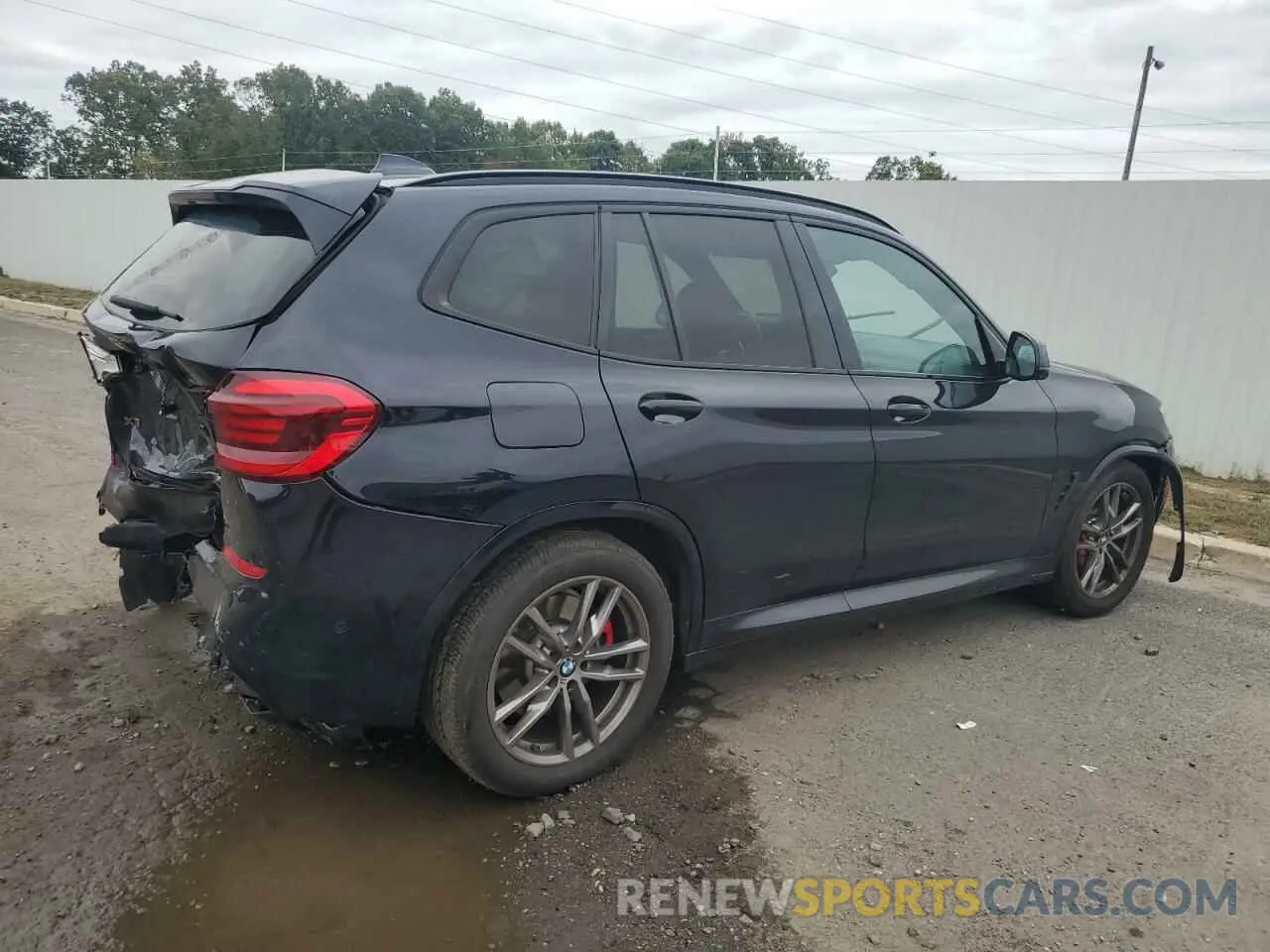 3 Photograph of a damaged car 5UXTY9C02M9G57715 BMW X3 2021