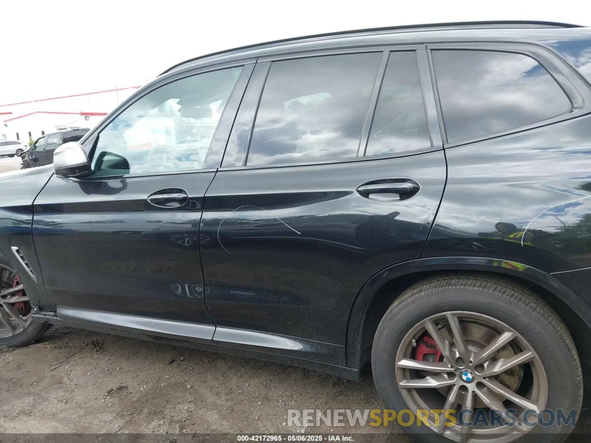 14 Photograph of a damaged car 5UXTY9C04M9E07540 BMW X3 2021