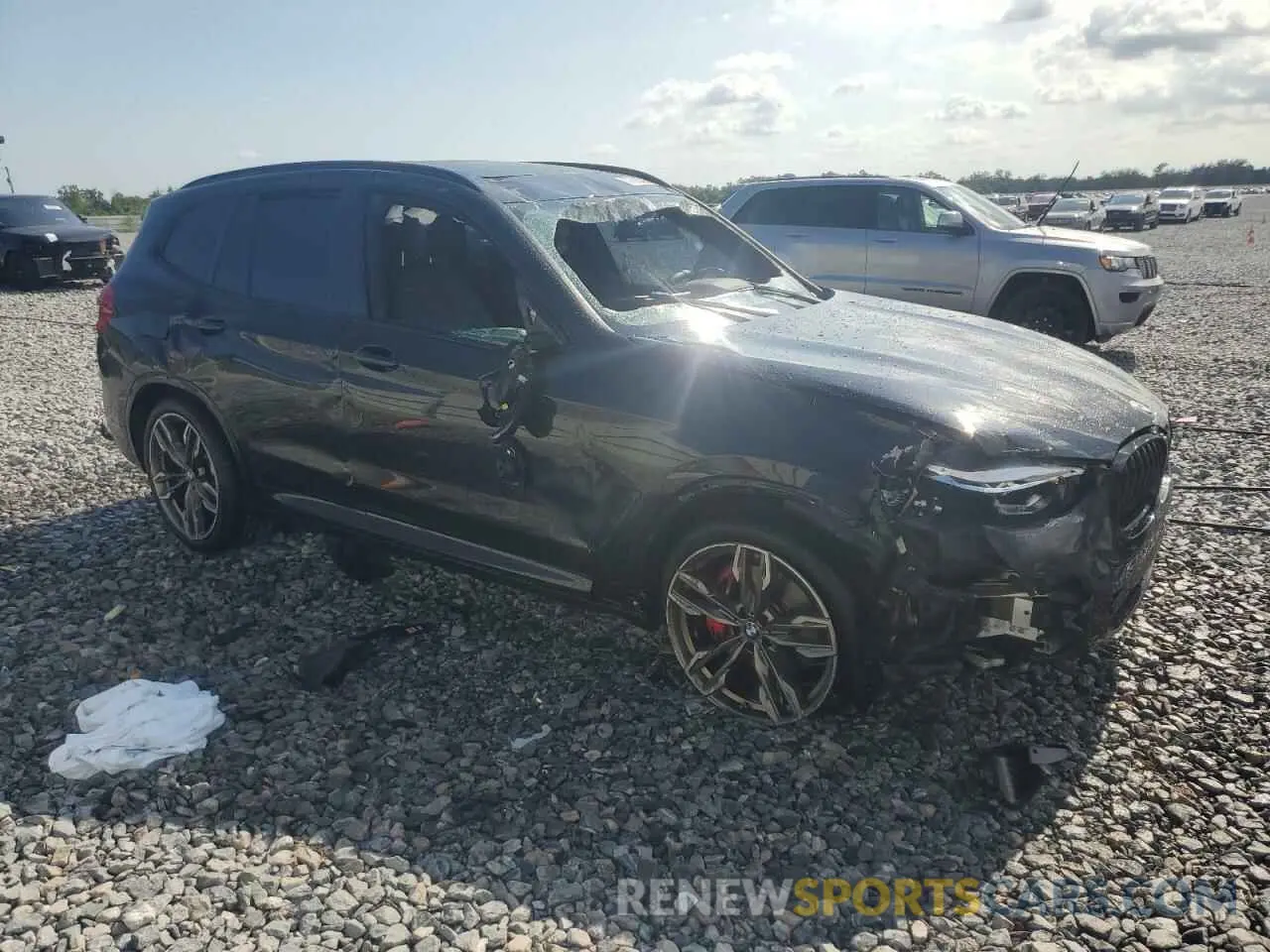 4 Photograph of a damaged car 5UXTY9C04M9F93273 BMW X3 2021