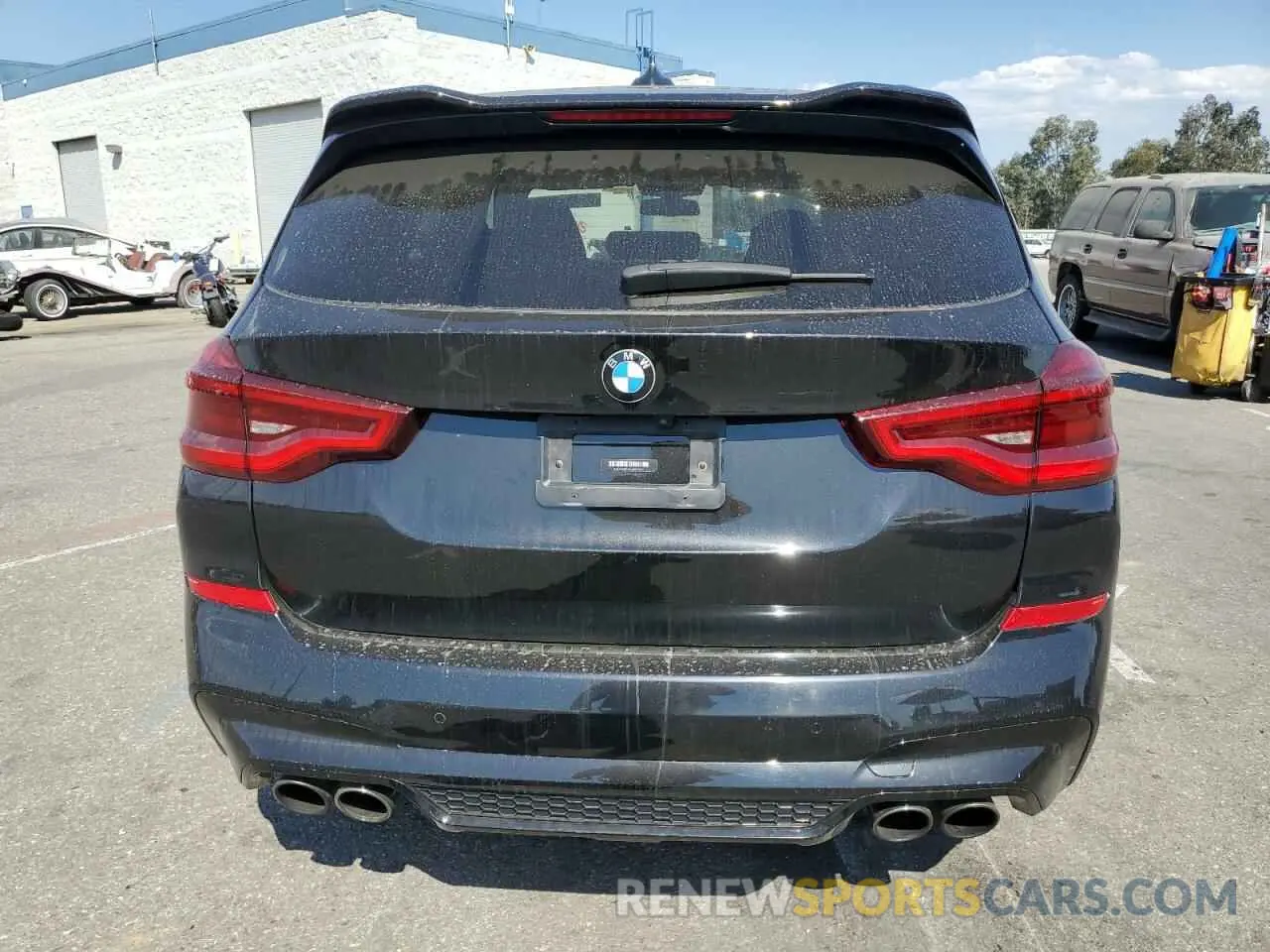 6 Photograph of a damaged car 5YMTS0C05M9F31855 BMW X3 2021