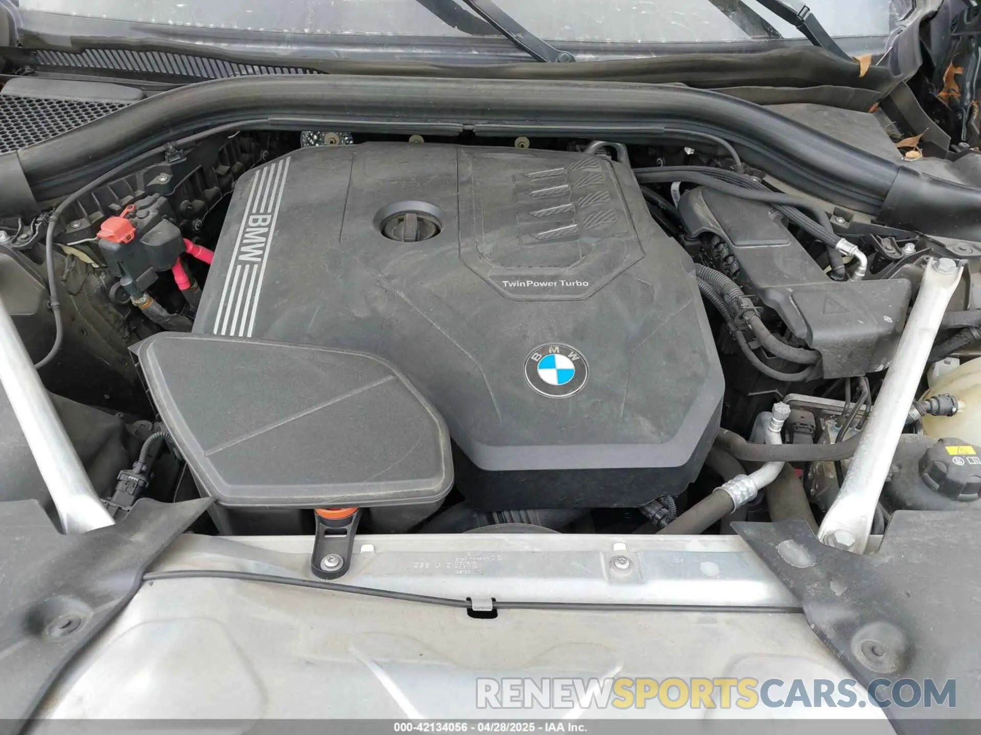 10 Photograph of a damaged car 5UX43DP00N9K19046 BMW X3 2022