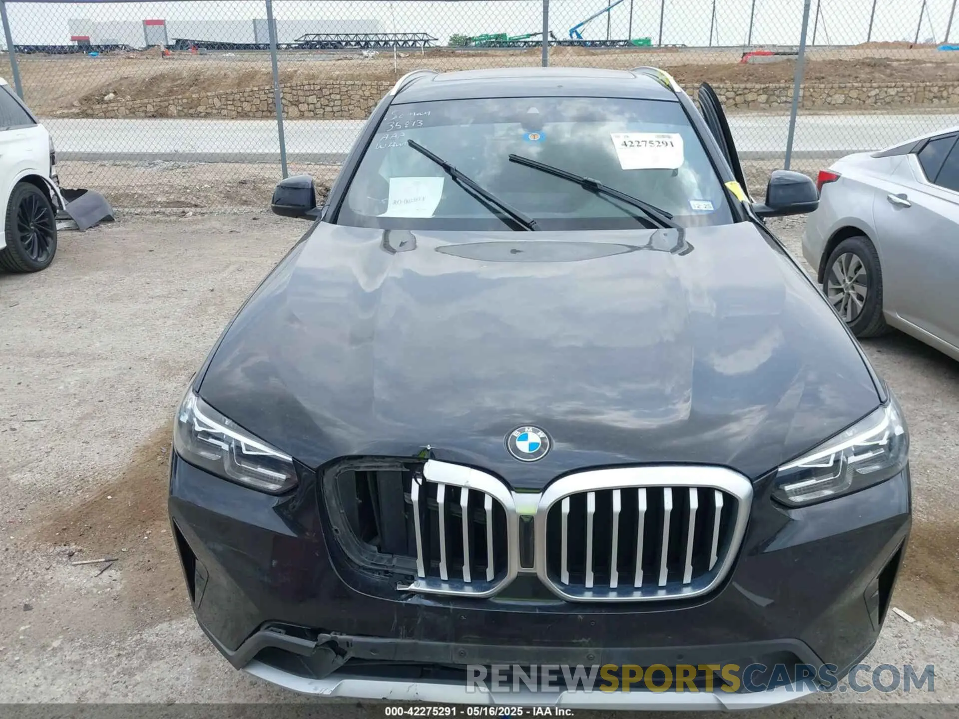 12 Photograph of a damaged car 5UX43DP00N9K73575 BMW X3 2022