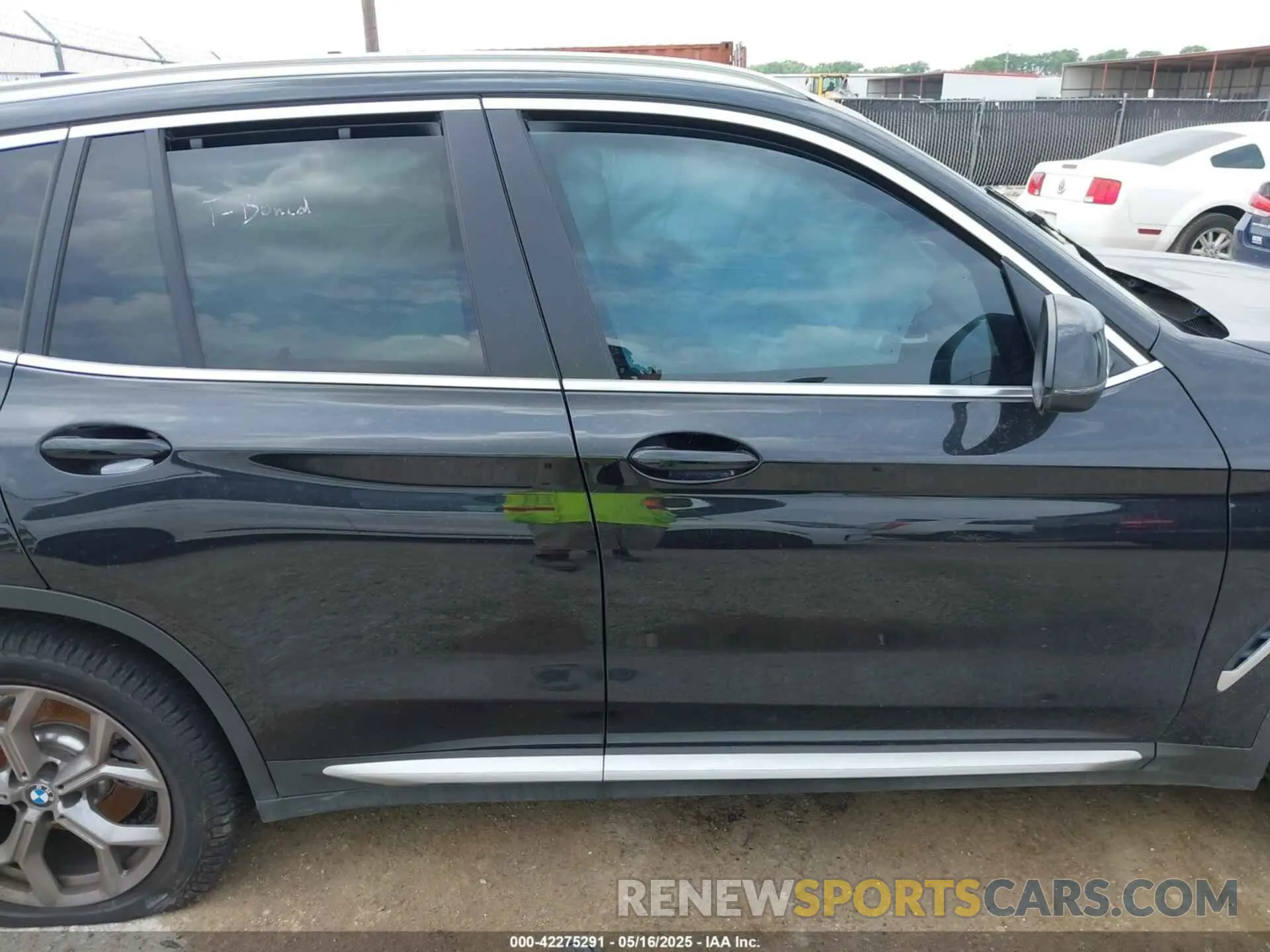 13 Photograph of a damaged car 5UX43DP00N9K73575 BMW X3 2022