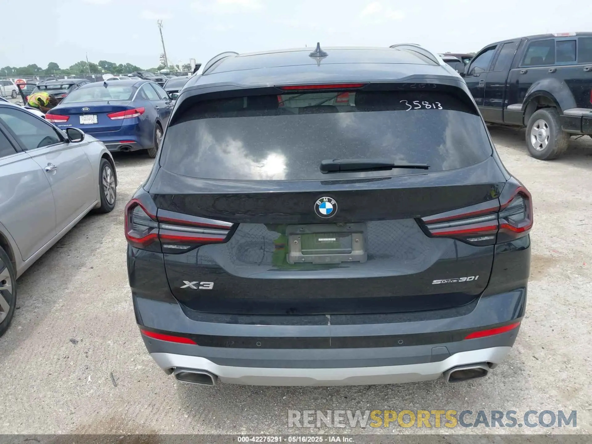 16 Photograph of a damaged car 5UX43DP00N9K73575 BMW X3 2022