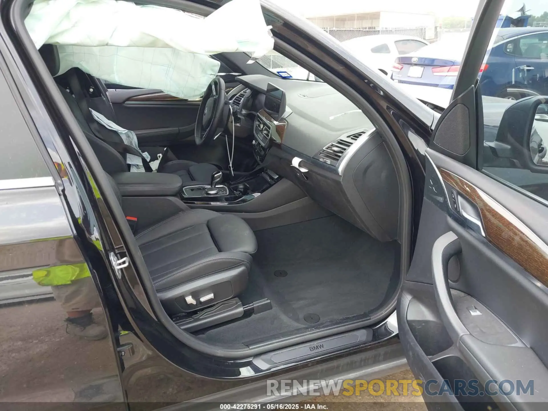 5 Photograph of a damaged car 5UX43DP00N9K73575 BMW X3 2022