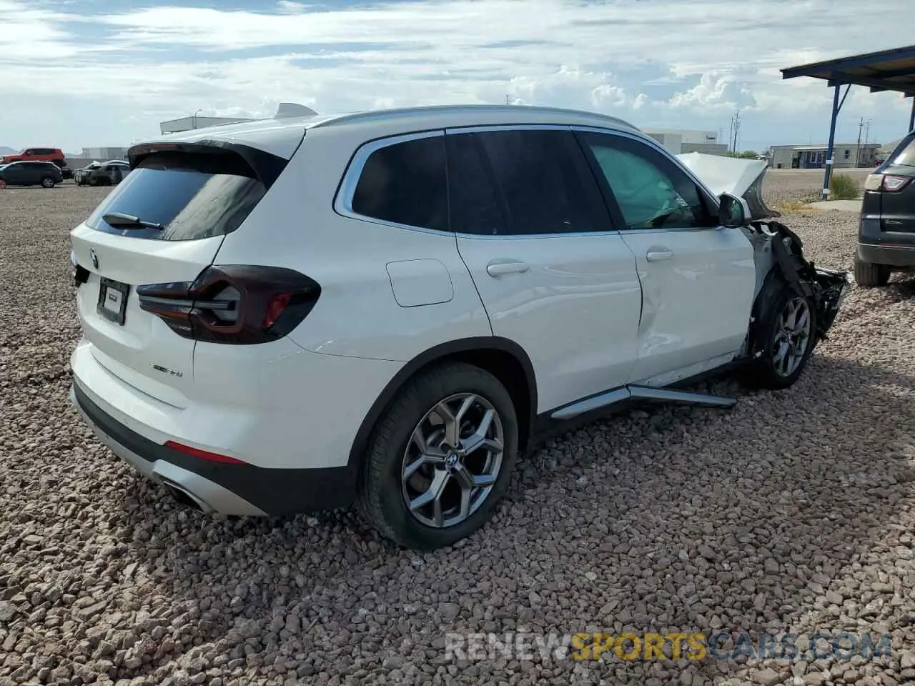 3 Photograph of a damaged car 5UX43DP00N9M32630 BMW X3 2022