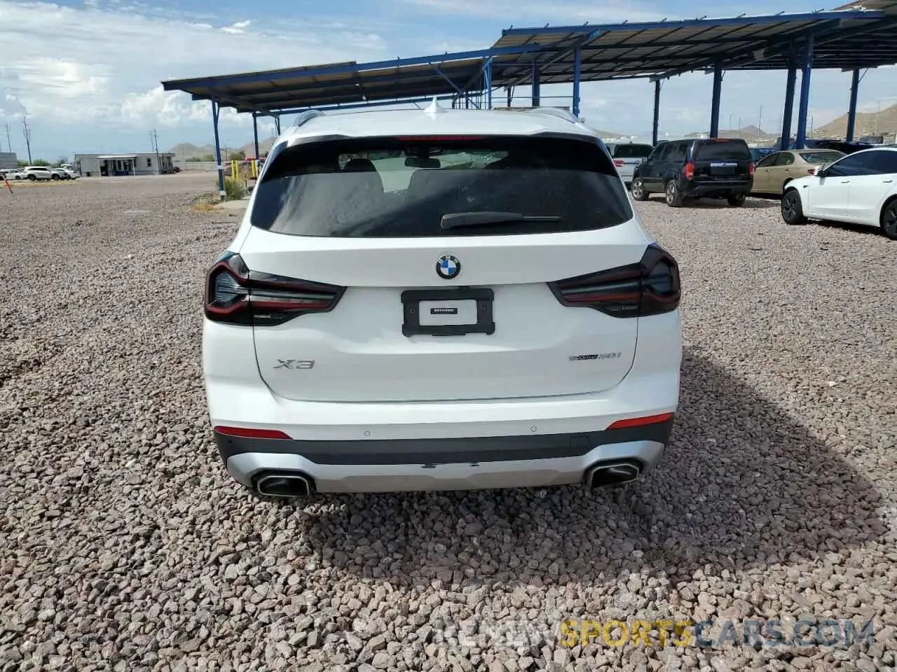 6 Photograph of a damaged car 5UX43DP00N9M32630 BMW X3 2022