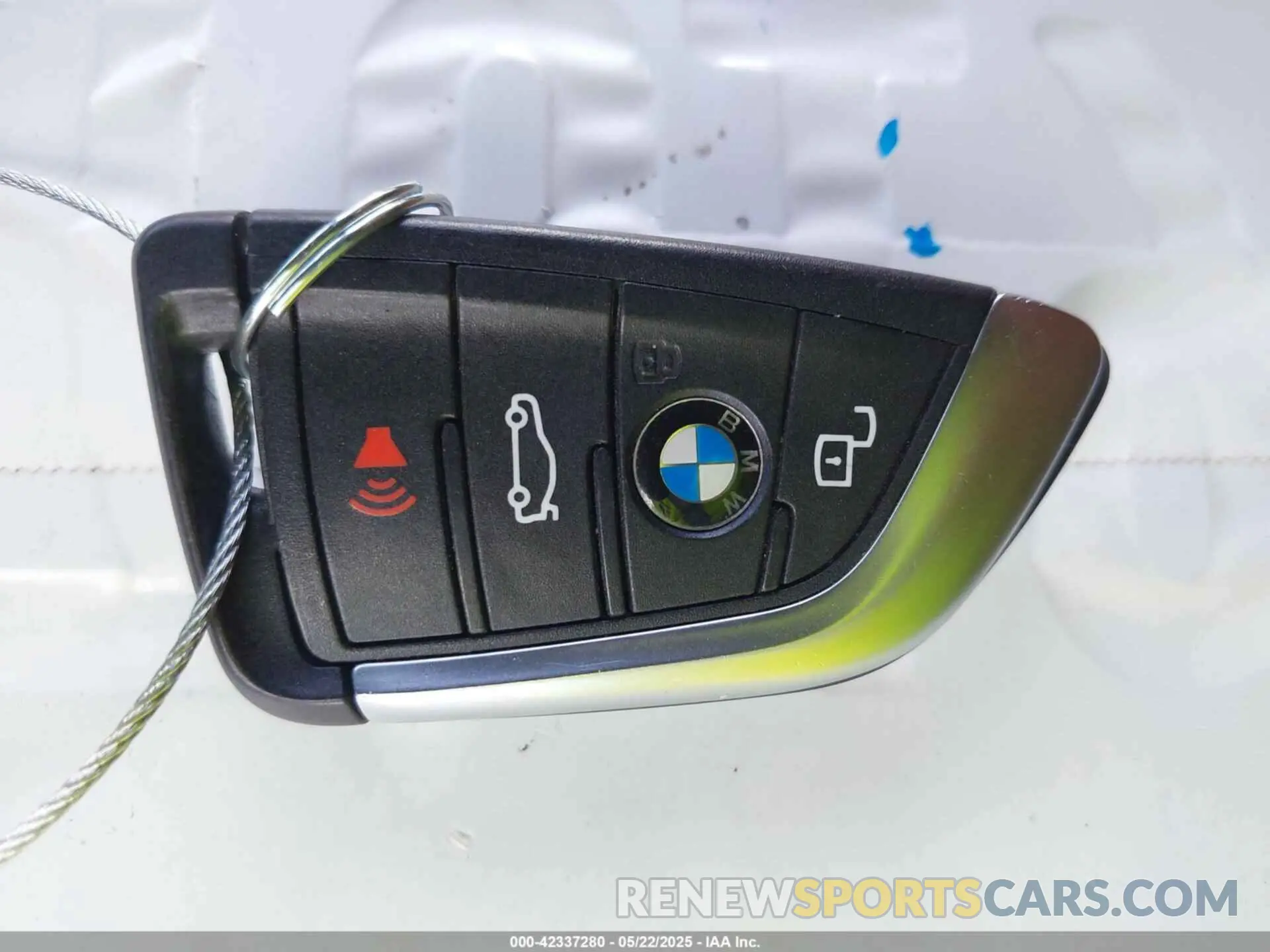 11 Photograph of a damaged car 5UX43DP01N9J41084 BMW X3 2022