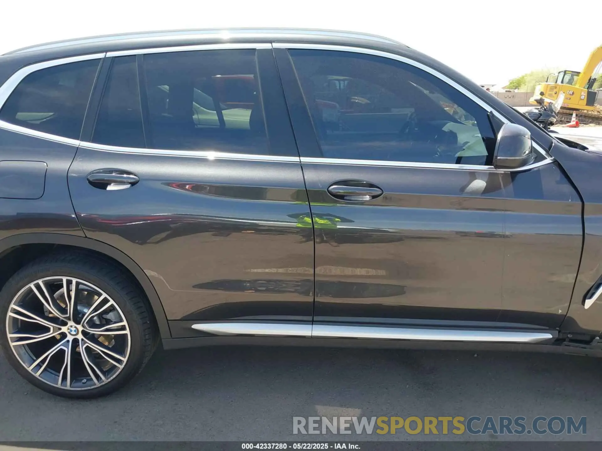 13 Photograph of a damaged car 5UX43DP01N9J41084 BMW X3 2022