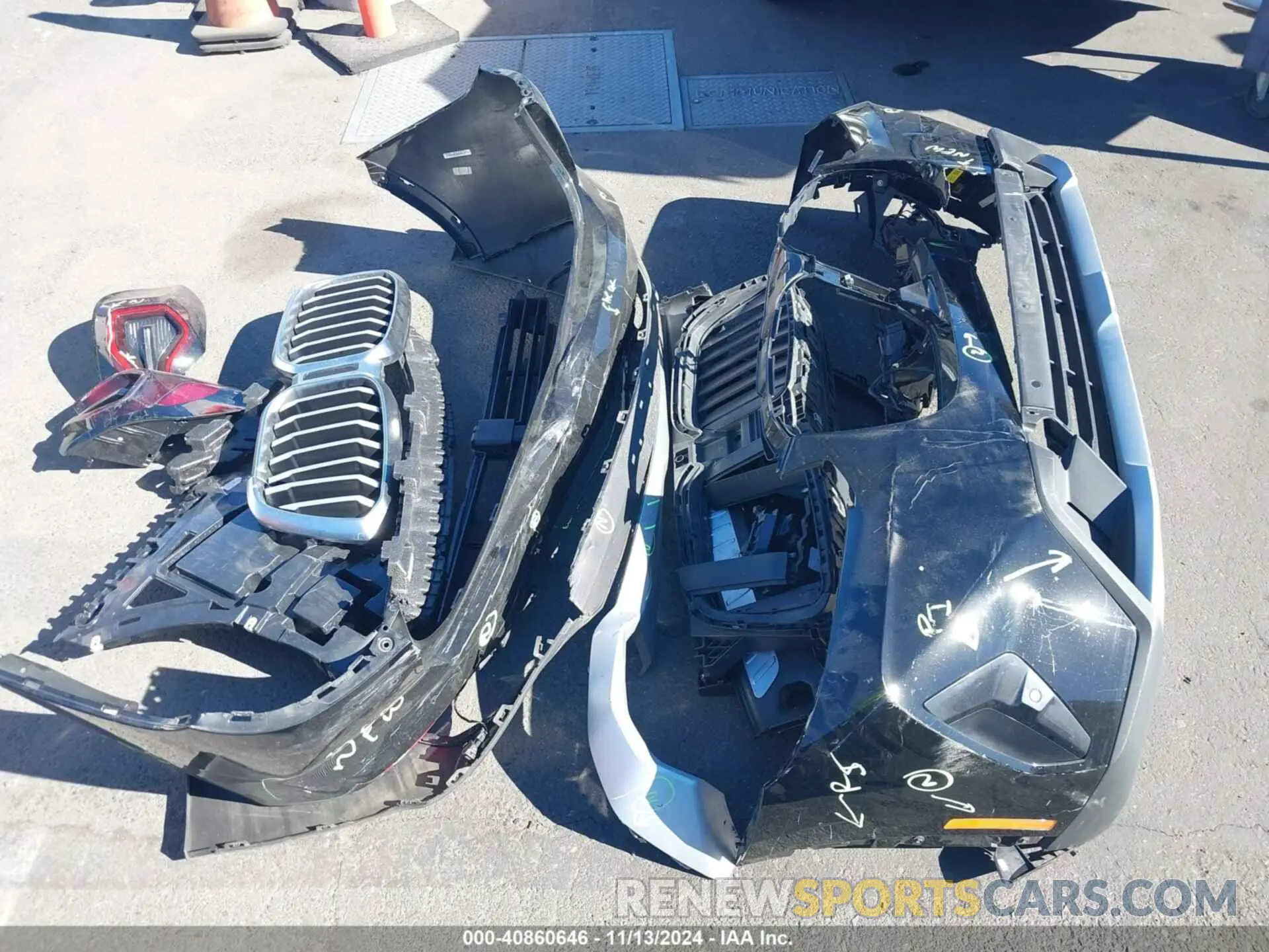 12 Photograph of a damaged car 5UX43DP01N9M83148 BMW X3 2022