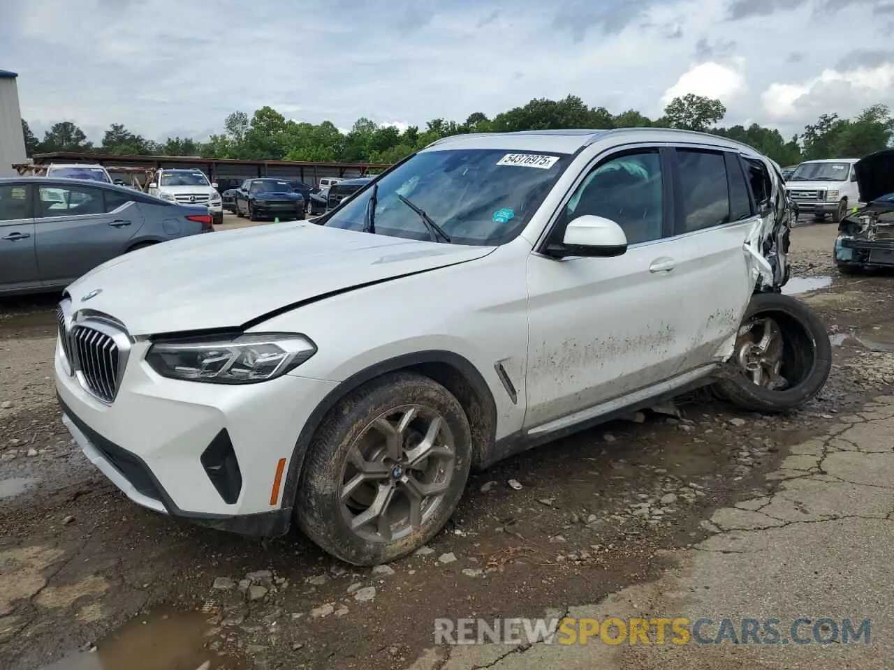 1 Photograph of a damaged car 5UX43DP01N9M92660 BMW X3 2022