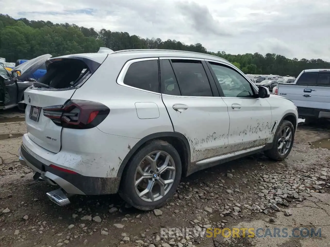 3 Photograph of a damaged car 5UX43DP01N9M92660 BMW X3 2022