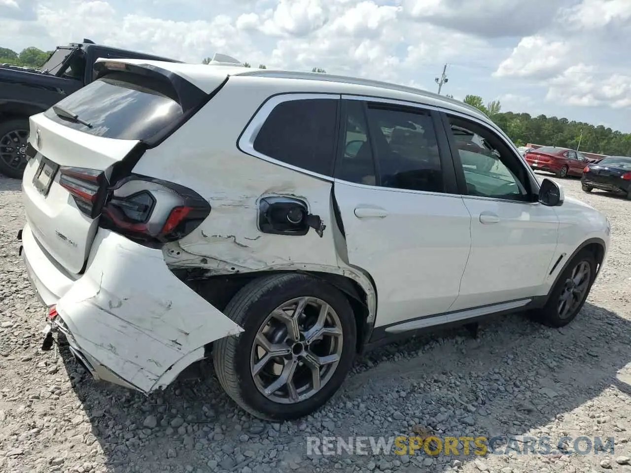 3 Photograph of a damaged car 5UX43DP02N9K66787 BMW X3 2022