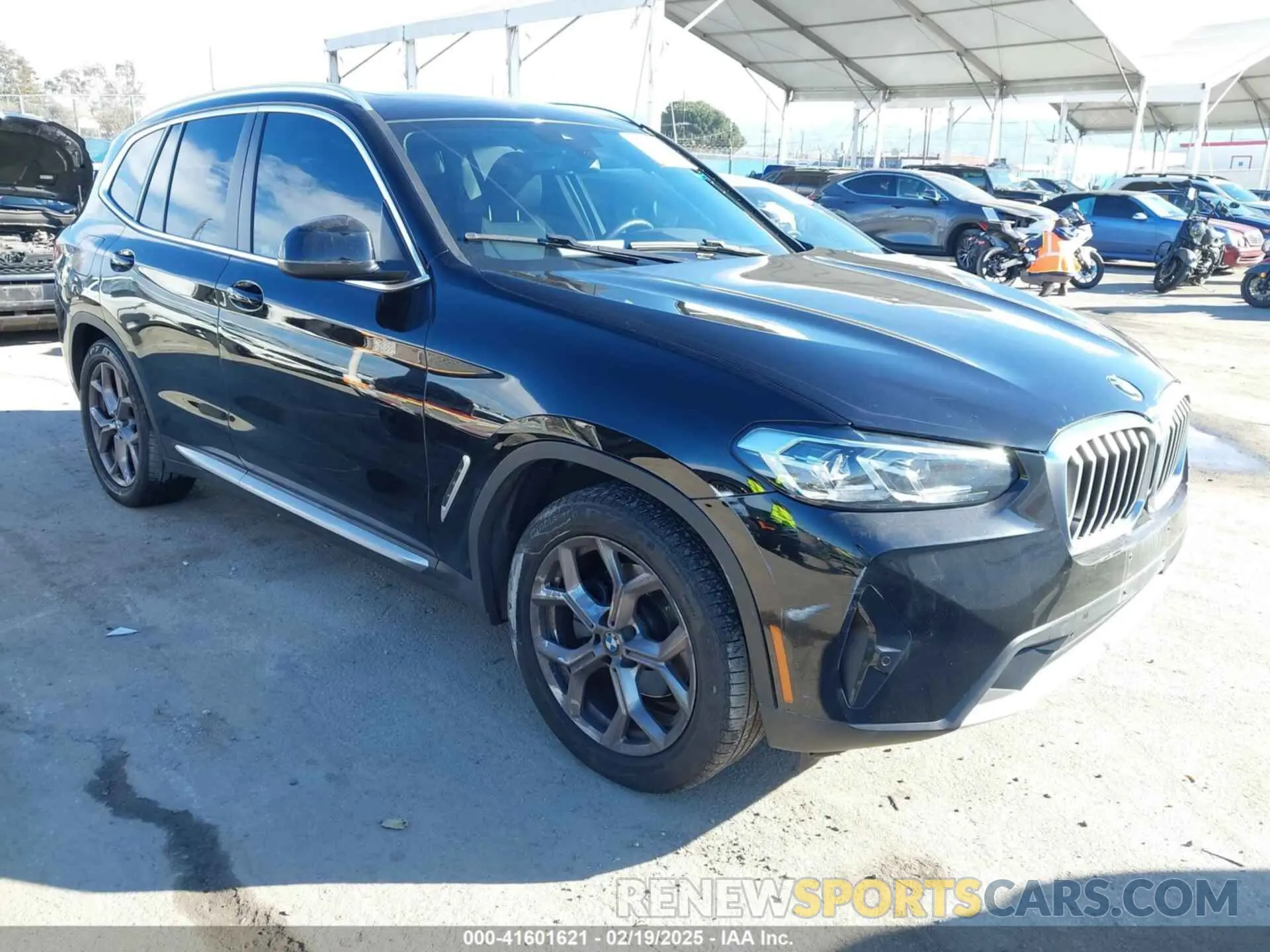 1 Photograph of a damaged car 5UX43DP02N9L58191 BMW X3 2022