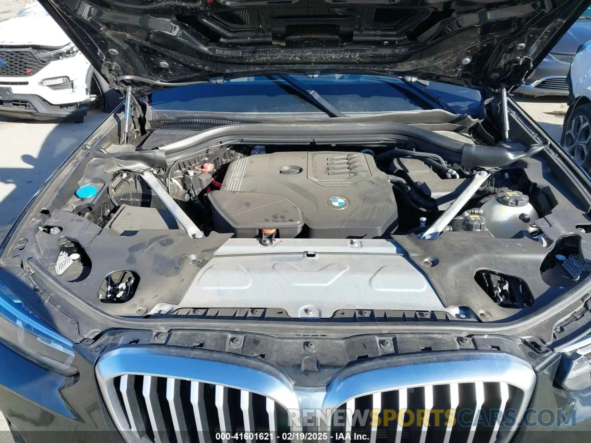 10 Photograph of a damaged car 5UX43DP02N9L58191 BMW X3 2022