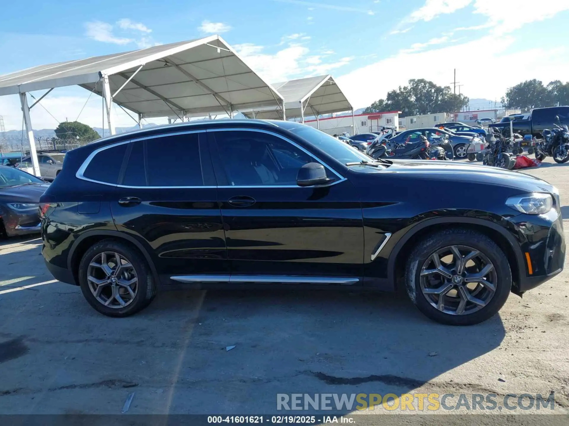 13 Photograph of a damaged car 5UX43DP02N9L58191 BMW X3 2022