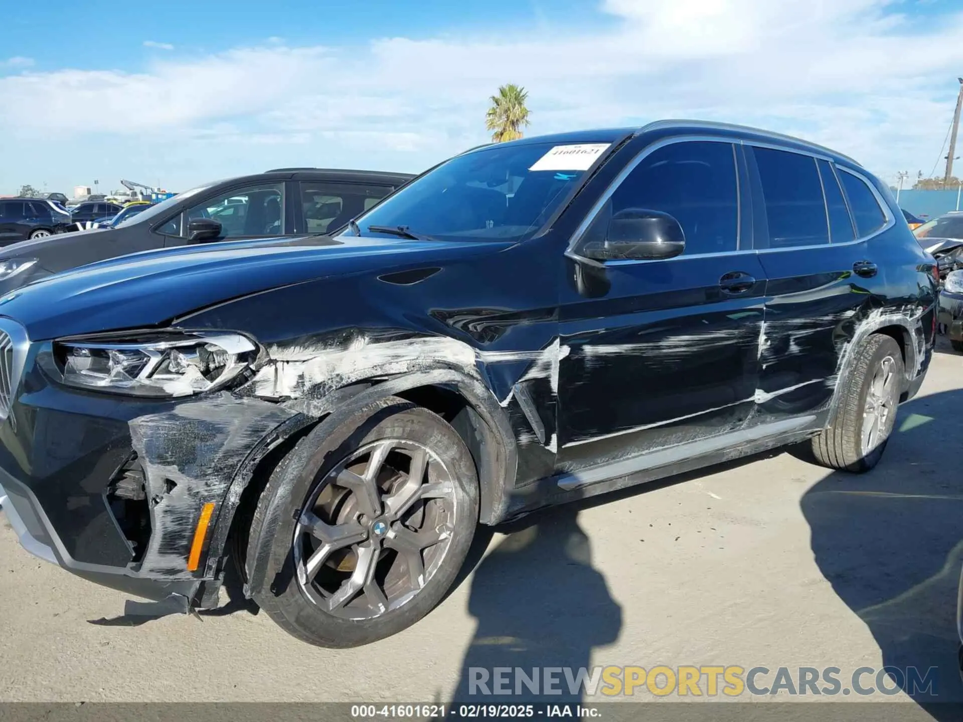 6 Photograph of a damaged car 5UX43DP02N9L58191 BMW X3 2022