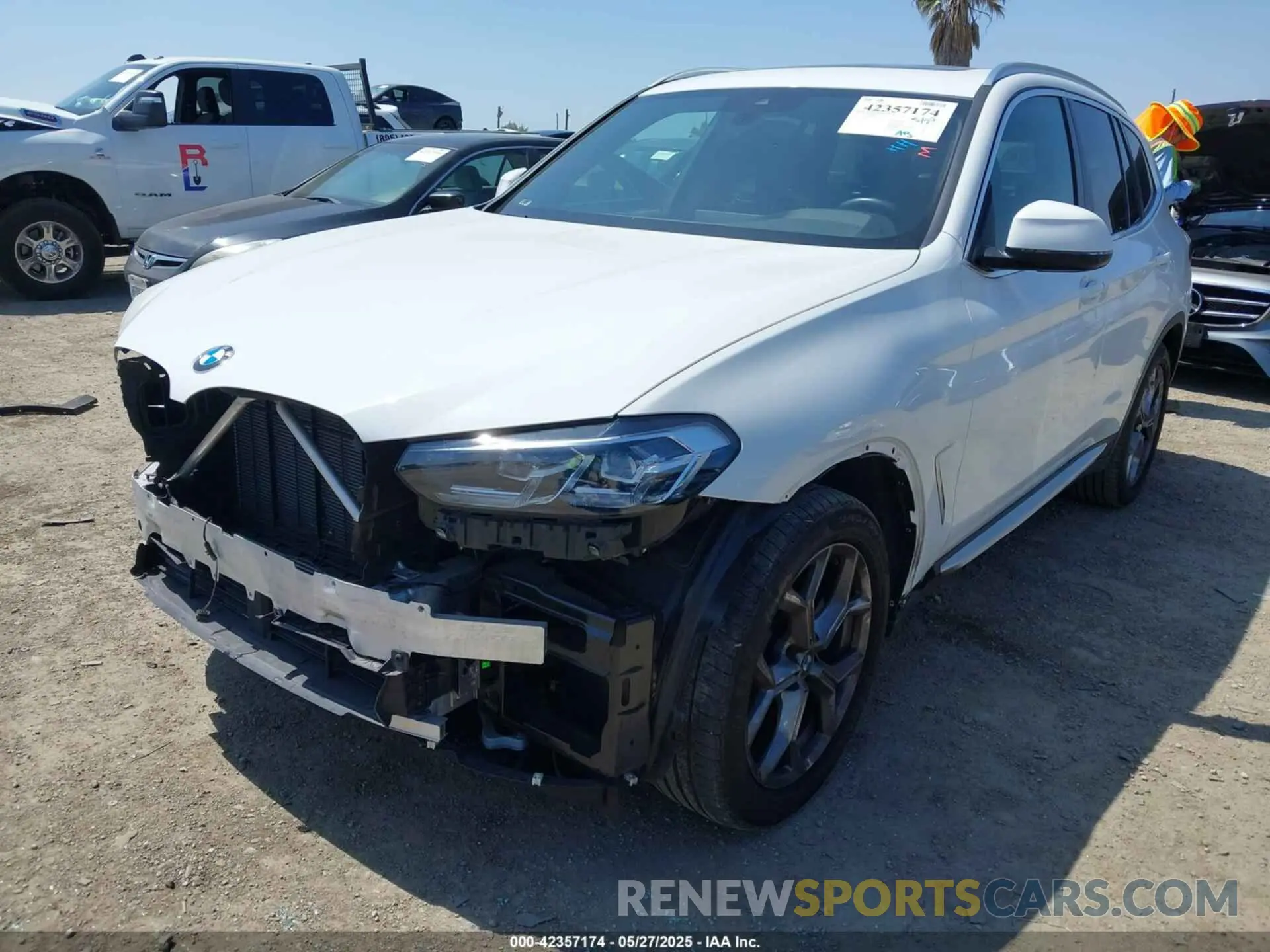 2 Photograph of a damaged car 5UX43DP02N9M15330 BMW X3 2022