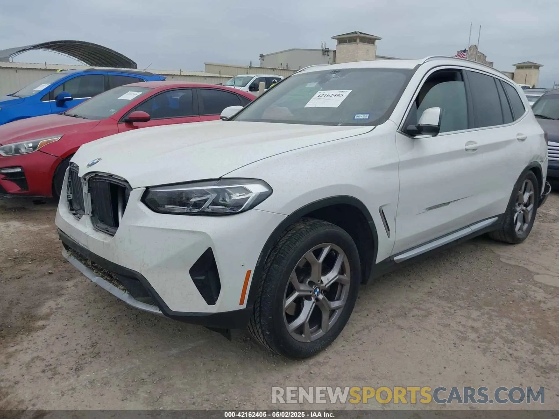2 Photograph of a damaged car 5UX43DP02N9N03908 BMW X3 2022