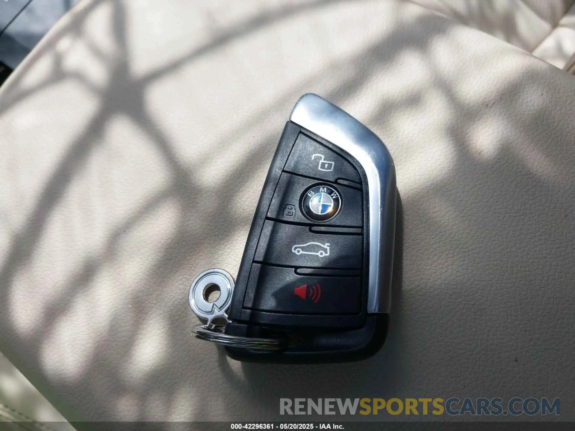 11 Photograph of a damaged car 5UX43DP03N9J64740 BMW X3 2022
