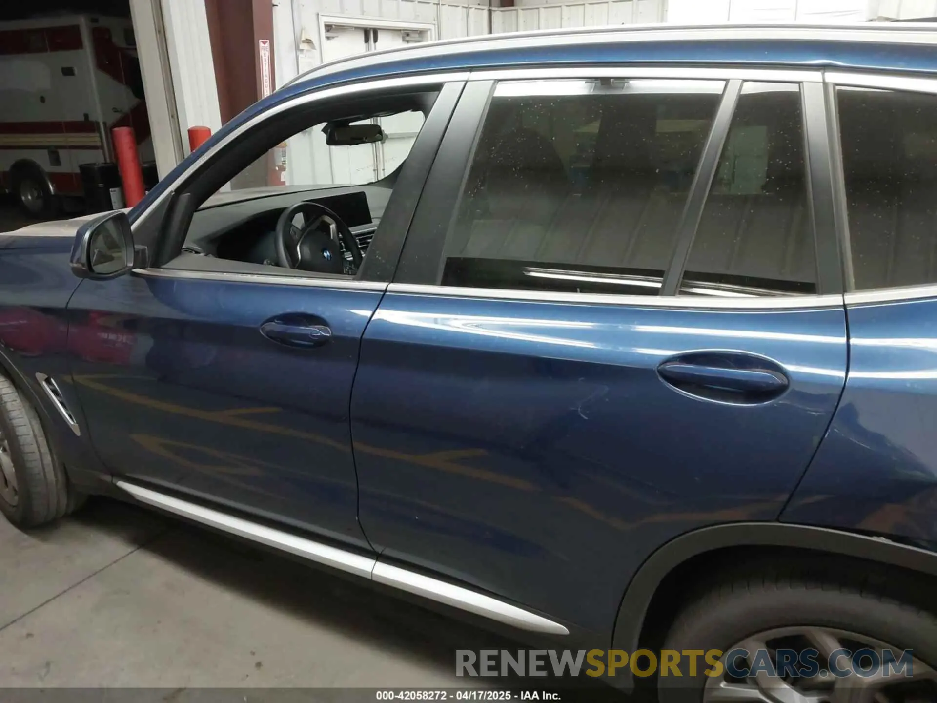 15 Photograph of a damaged car 5UX43DP03N9K48816 BMW X3 2022