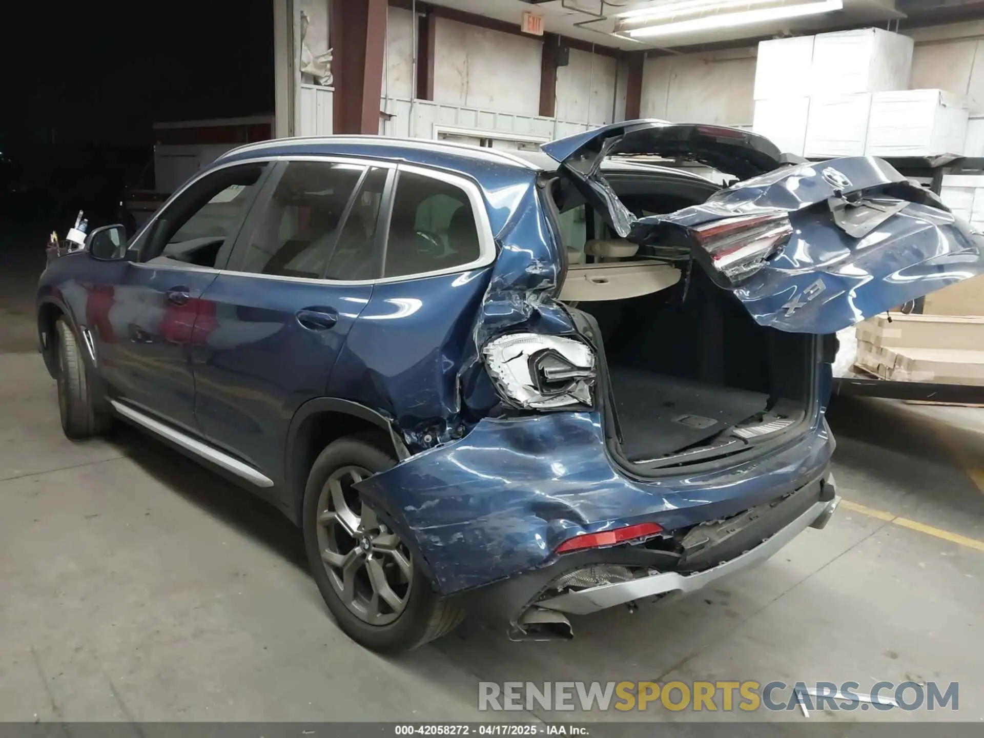 3 Photograph of a damaged car 5UX43DP03N9K48816 BMW X3 2022