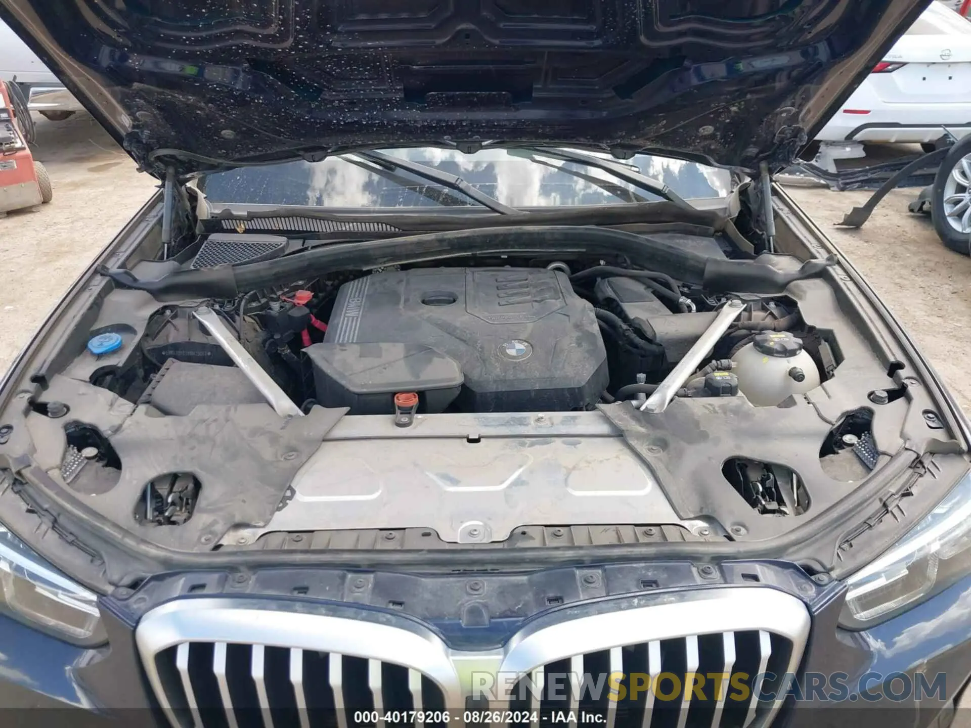 10 Photograph of a damaged car 5UX43DP03N9M29057 BMW X3 2022