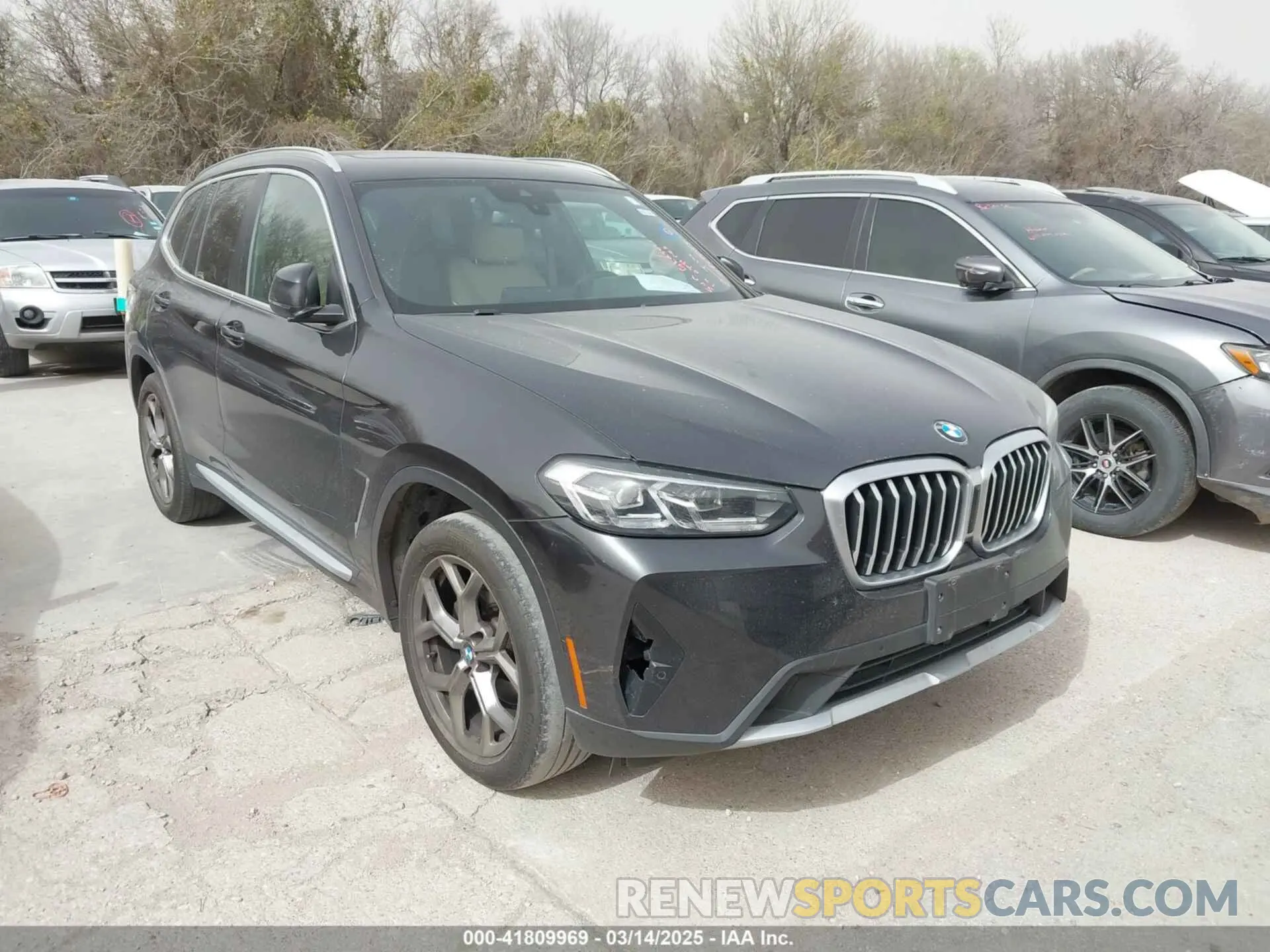 1 Photograph of a damaged car 5UX43DP03N9M46716 BMW X3 2022