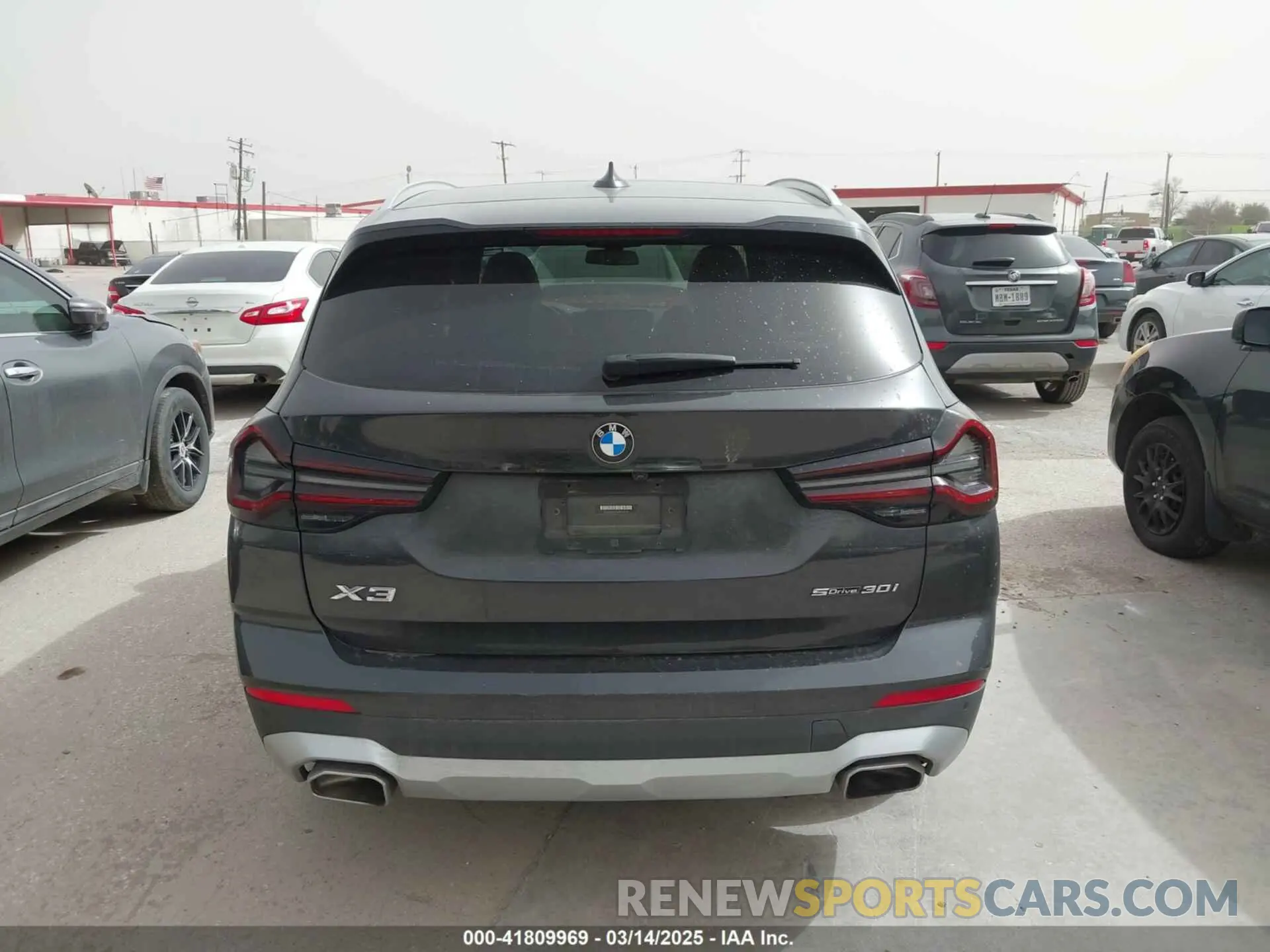 15 Photograph of a damaged car 5UX43DP03N9M46716 BMW X3 2022