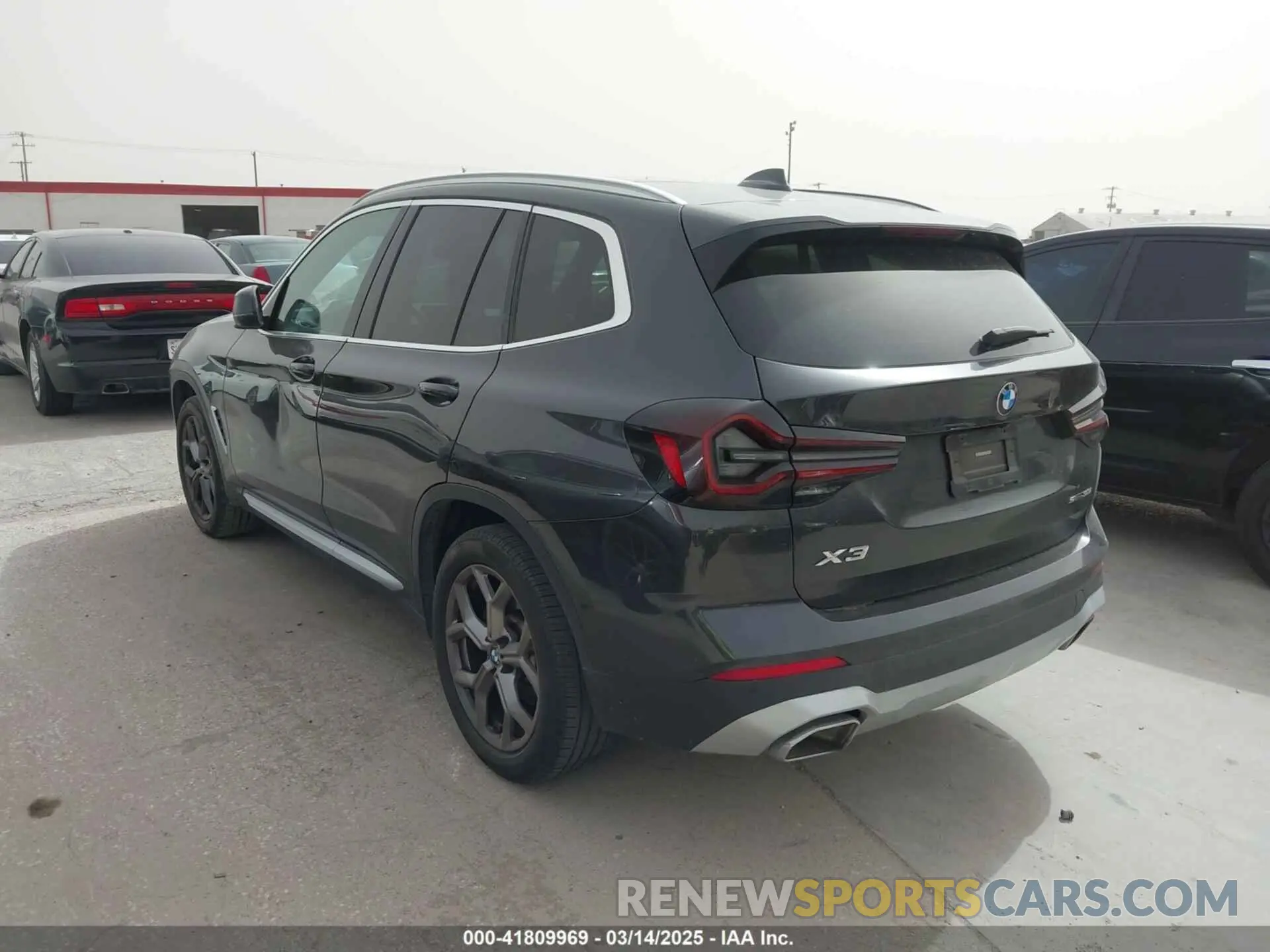 3 Photograph of a damaged car 5UX43DP03N9M46716 BMW X3 2022