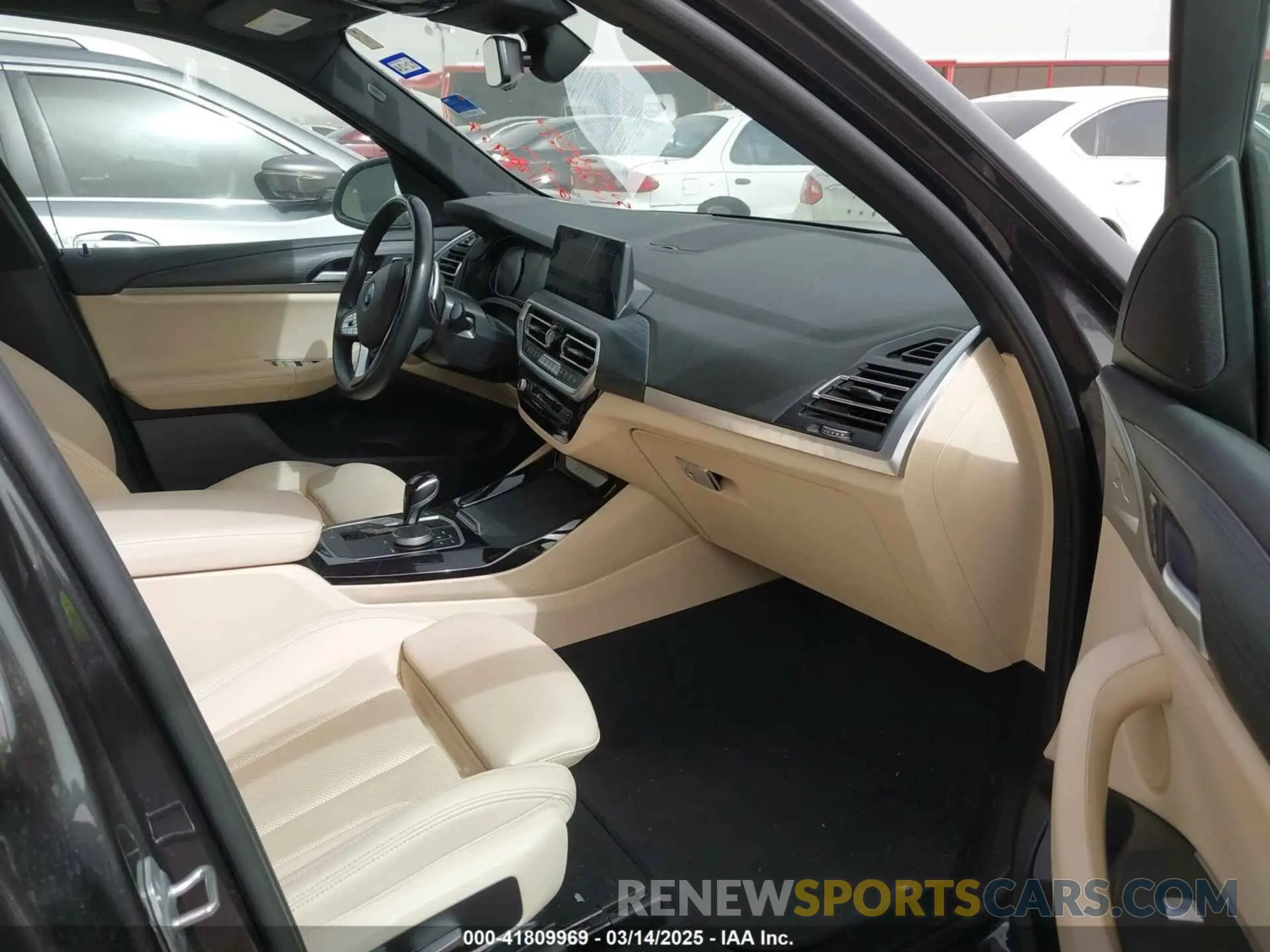 5 Photograph of a damaged car 5UX43DP03N9M46716 BMW X3 2022