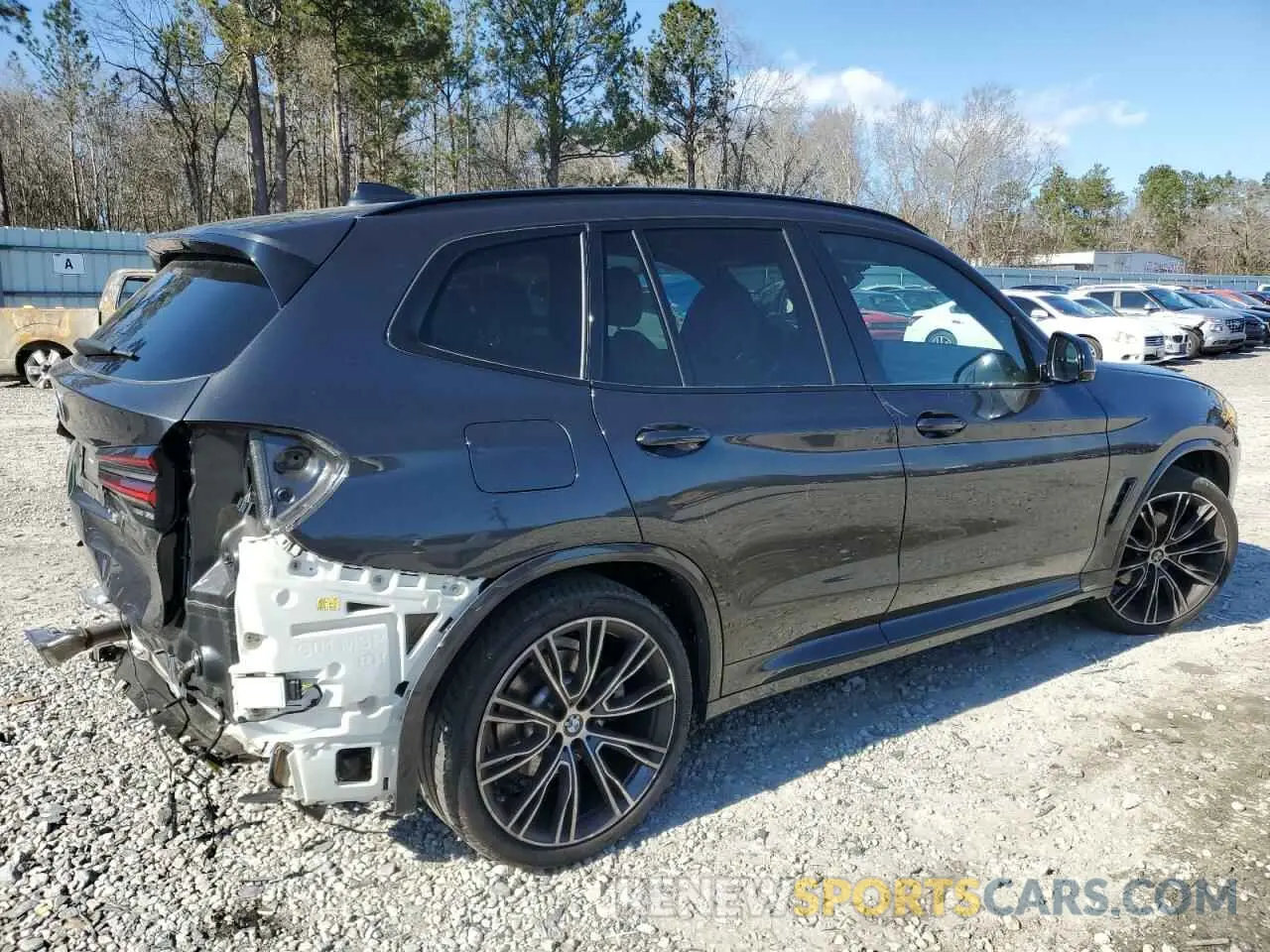 3 Photograph of a damaged car 5UX43DP04N9L67006 BMW X3 2022