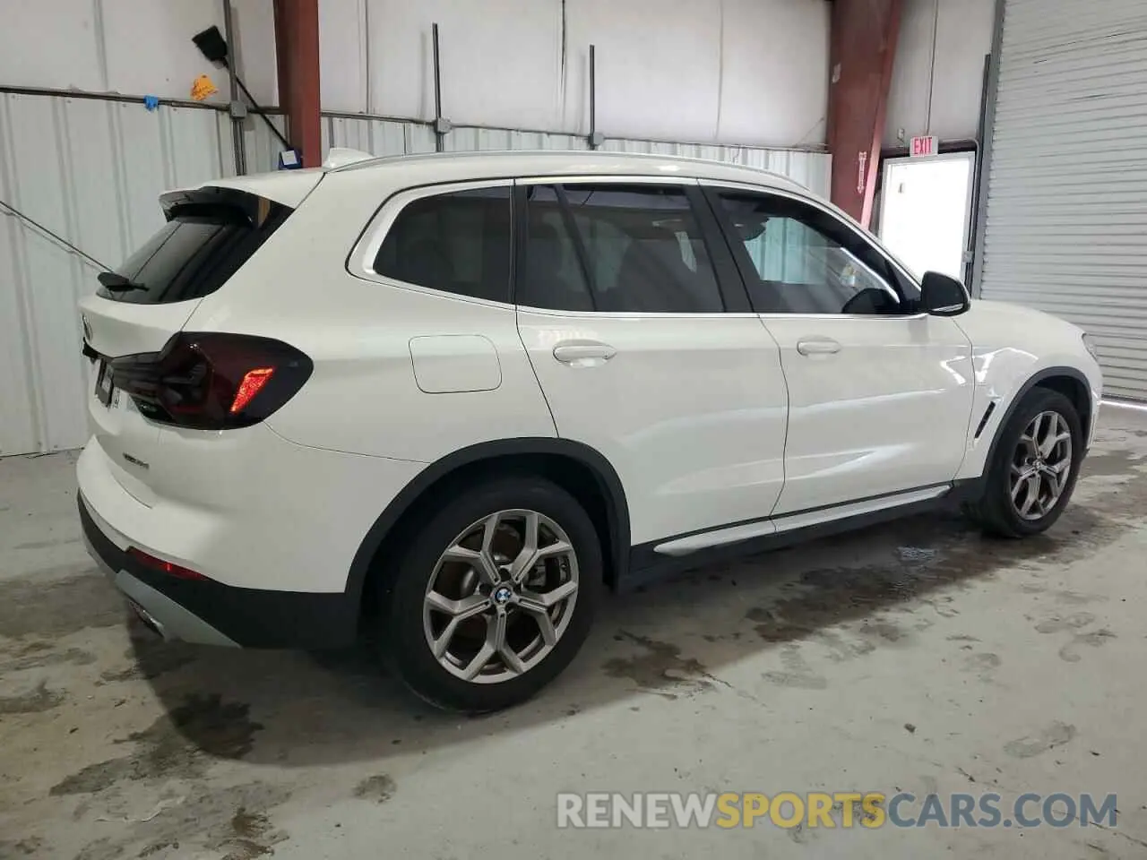 3 Photograph of a damaged car 5UX43DP04N9M61791 BMW X3 2022