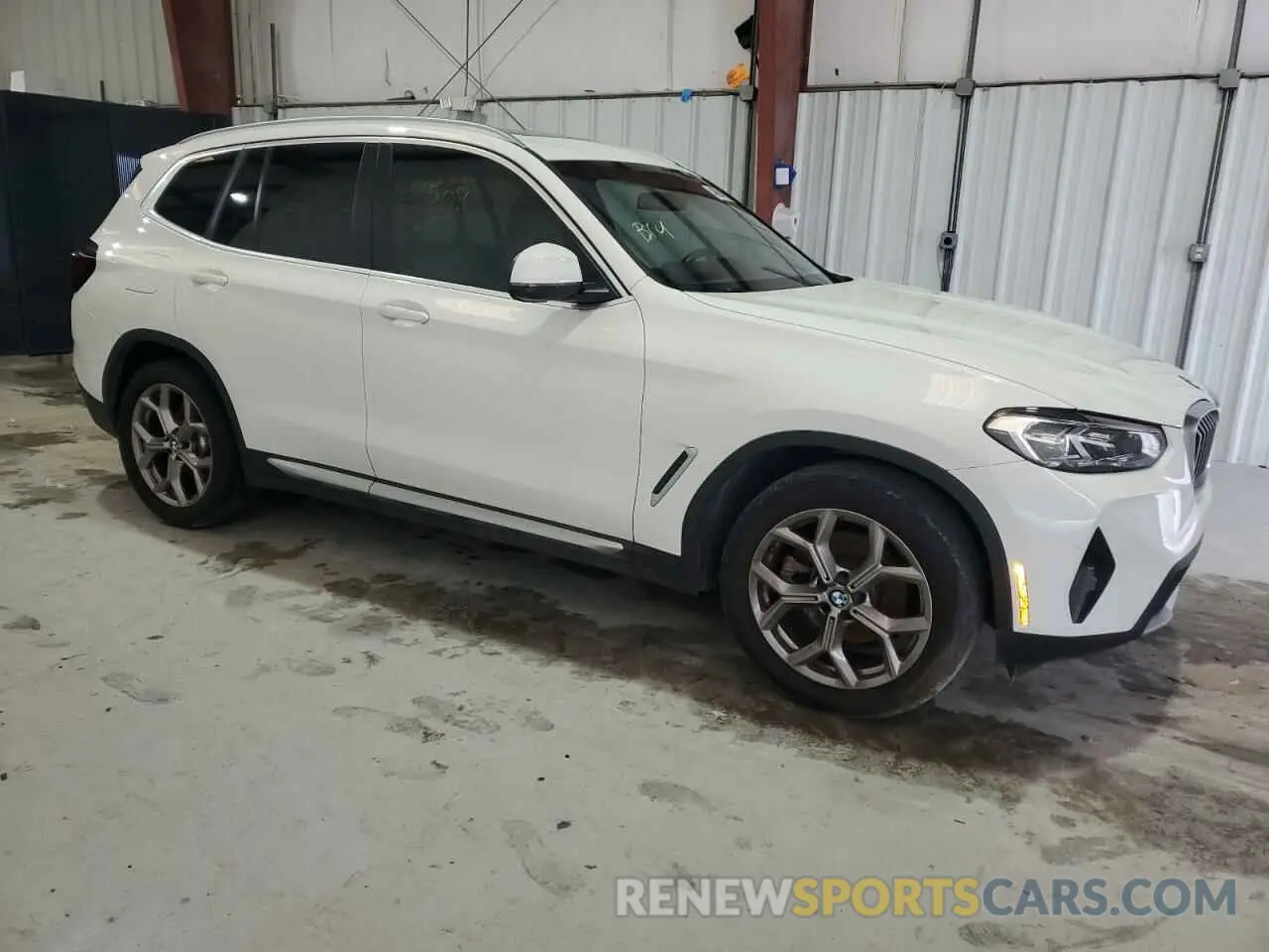 4 Photograph of a damaged car 5UX43DP04N9M61791 BMW X3 2022