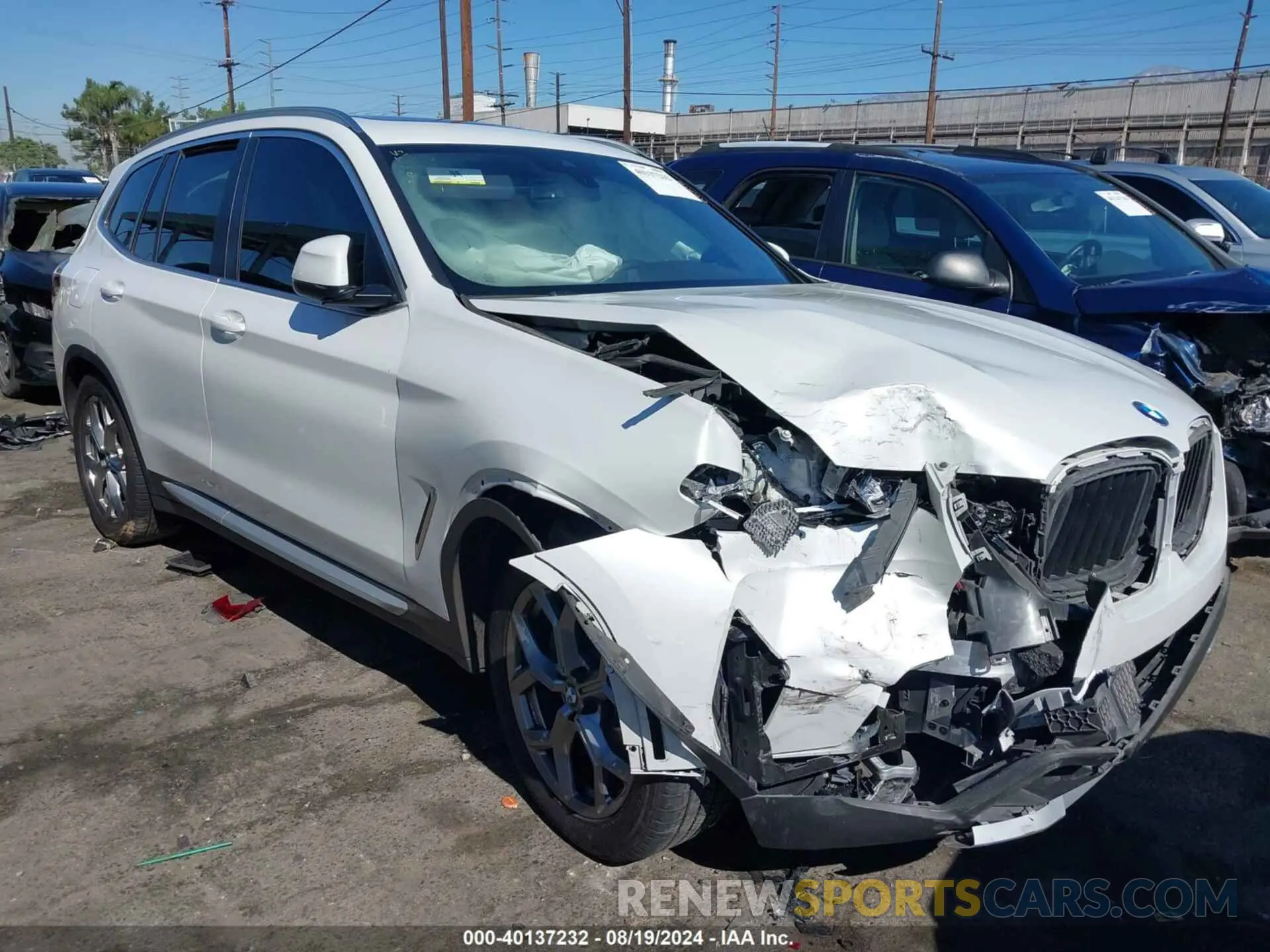 1 Photograph of a damaged car 5UX43DP05N9K45772 BMW X3 2022