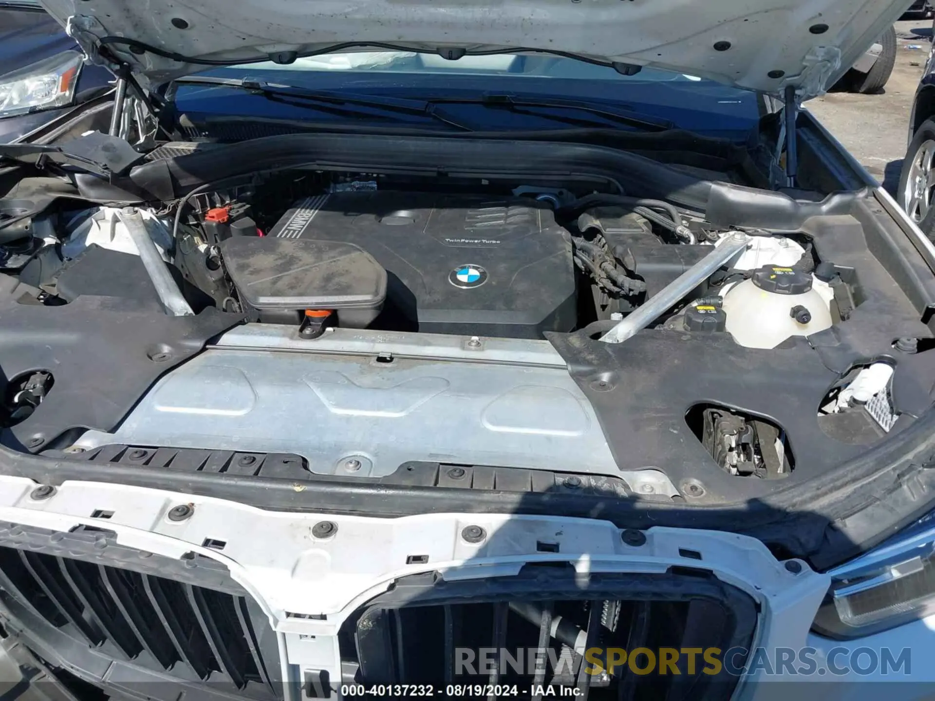 10 Photograph of a damaged car 5UX43DP05N9K45772 BMW X3 2022