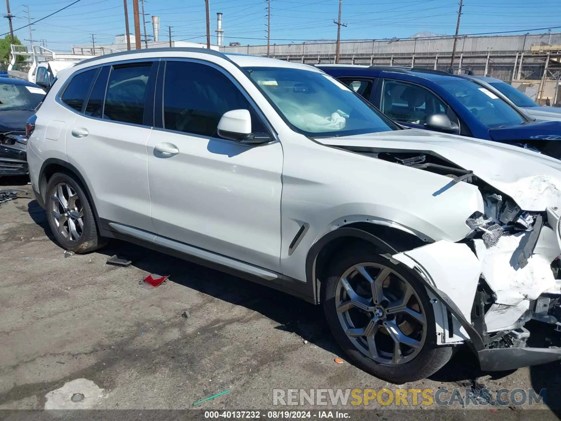 14 Photograph of a damaged car 5UX43DP05N9K45772 BMW X3 2022