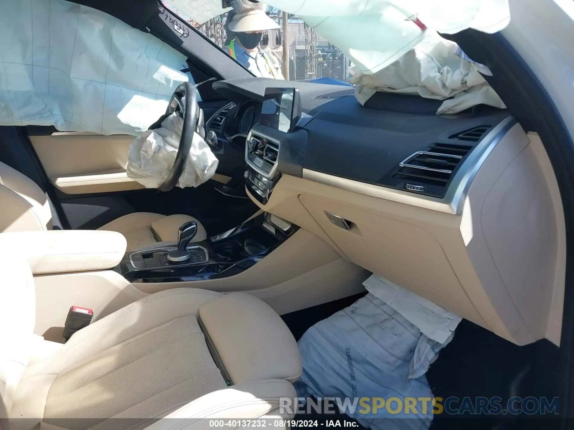 5 Photograph of a damaged car 5UX43DP05N9K45772 BMW X3 2022