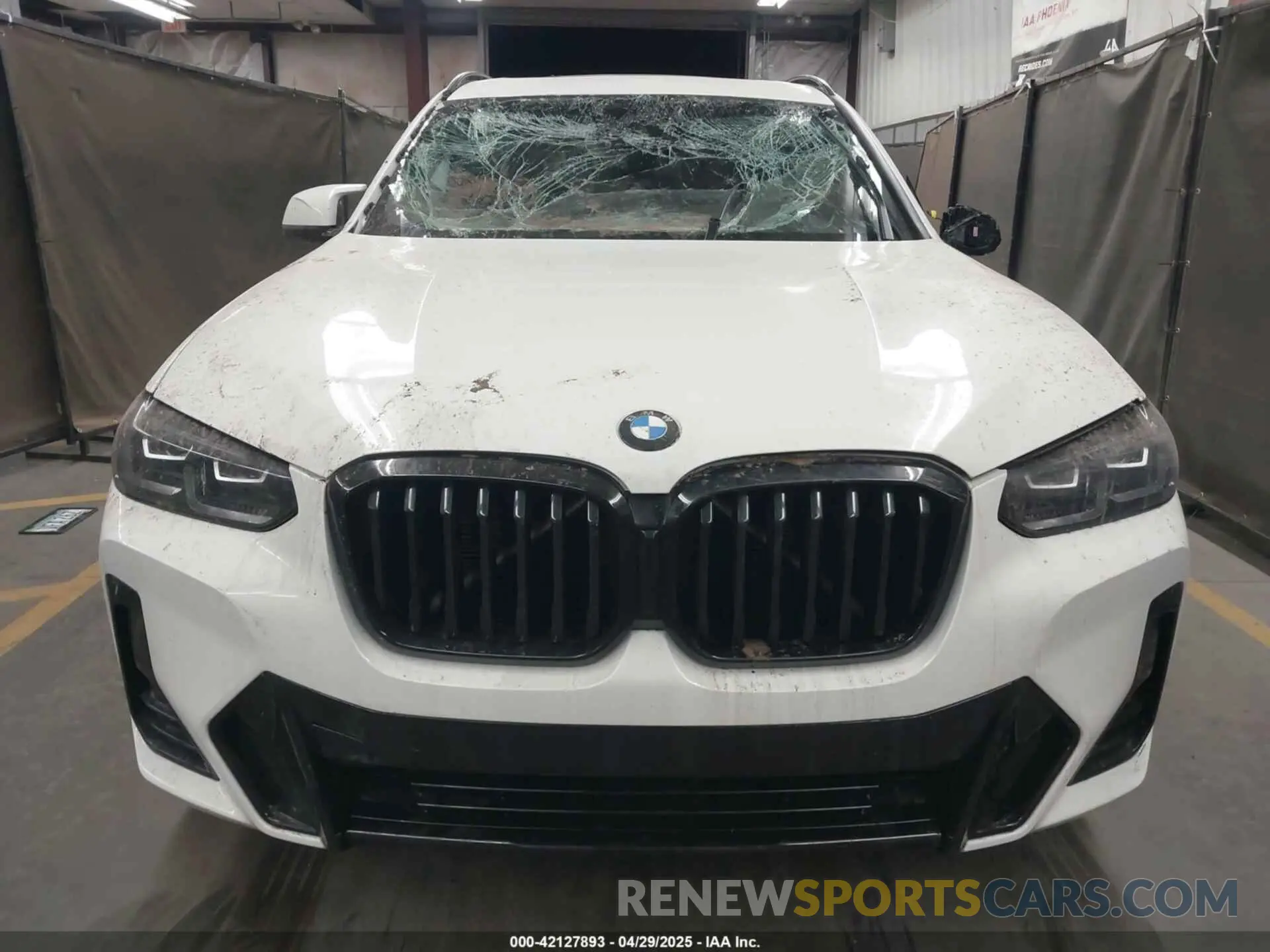 11 Photograph of a damaged car 5UX43DP05N9K52561 BMW X3 2022